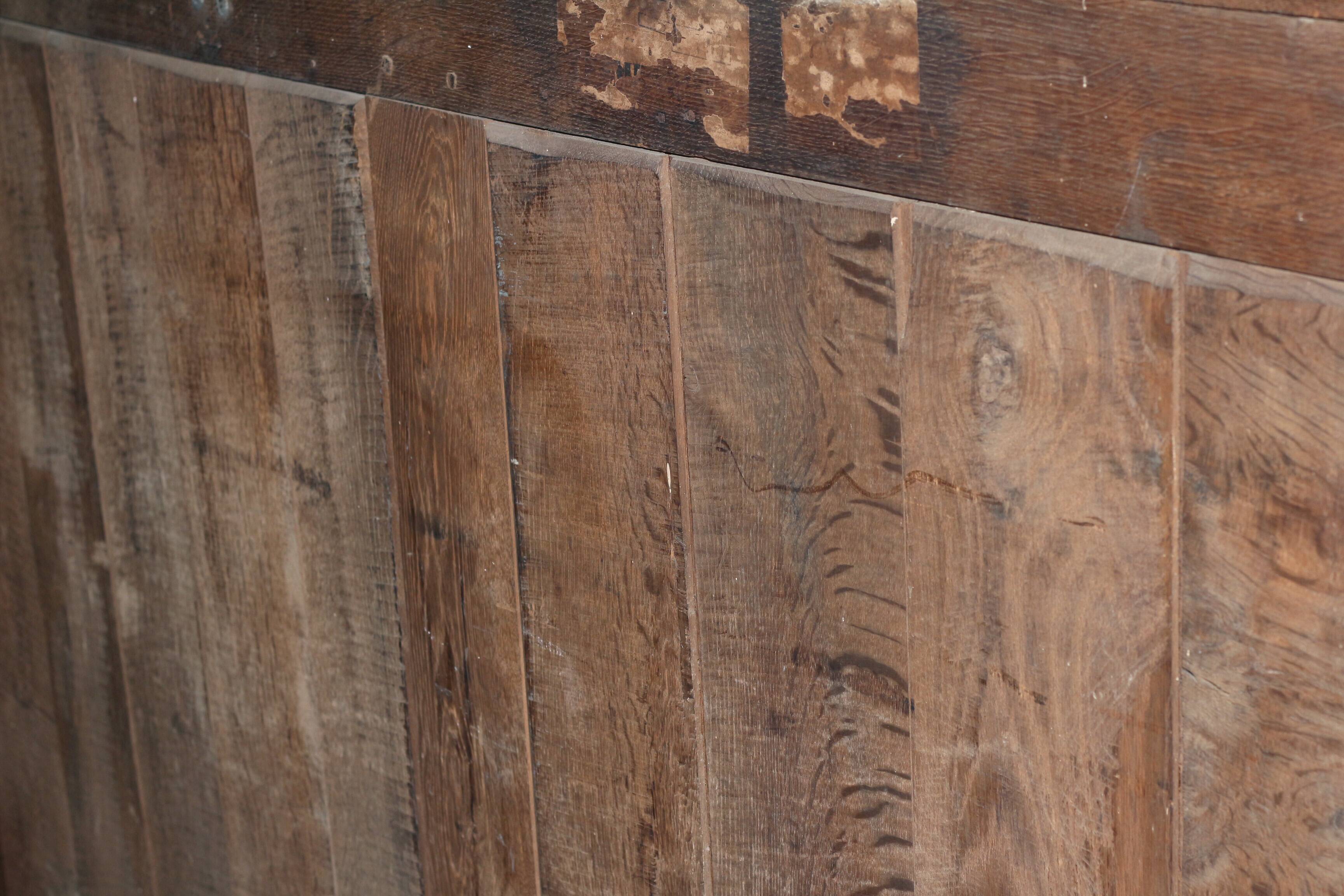 Somptueux buffet en chêne massif, travail provincial du XVIIIeme siècle