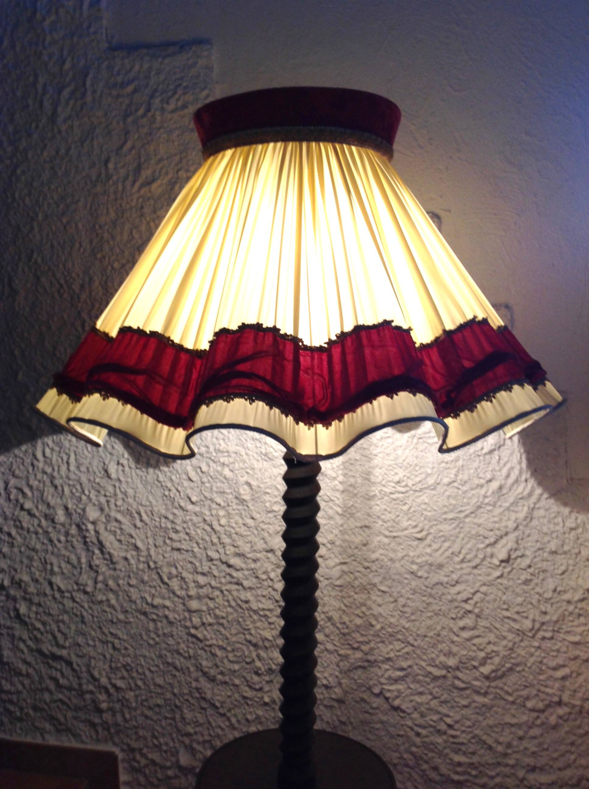 Wooden floor lamp turned in the spirit of Charles Dudouyt / art deco style