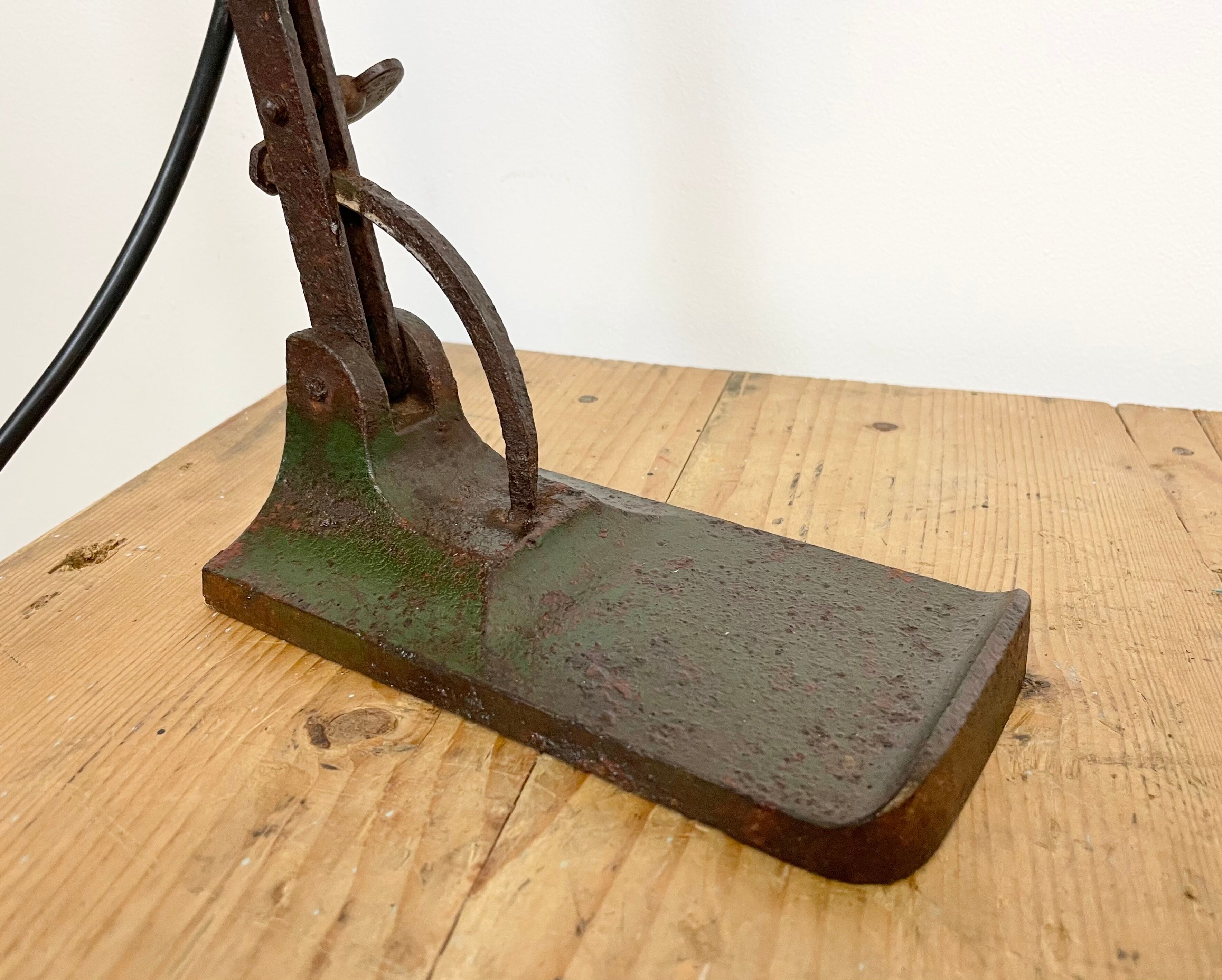 Vintage green enamel bank lamp from Astral, 1930s