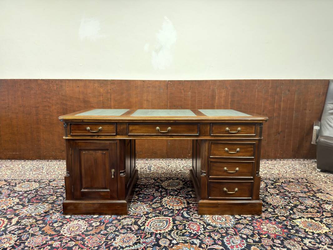 Classic English Chesterfield Desk