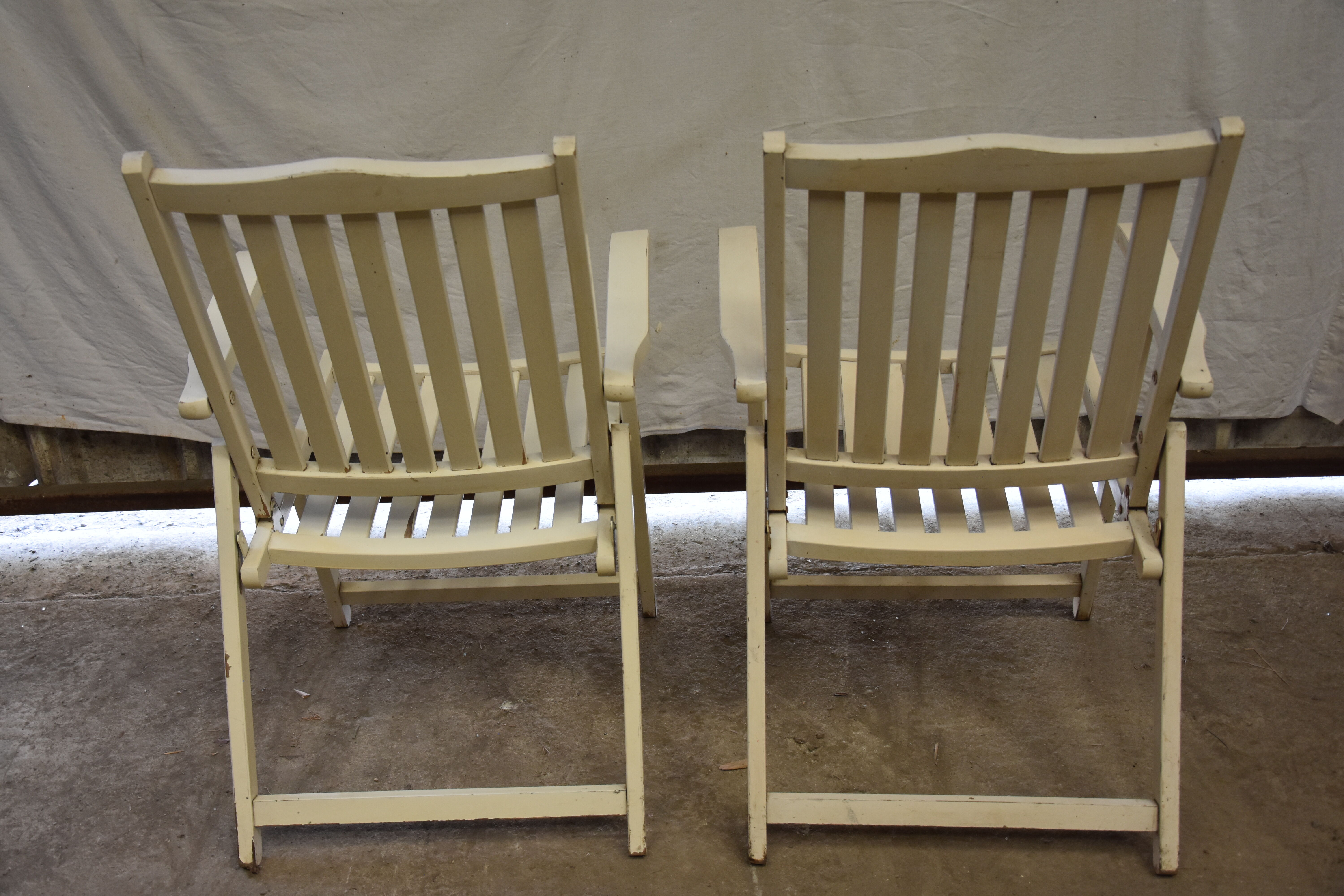 Set of 2 vintage folding armchairs