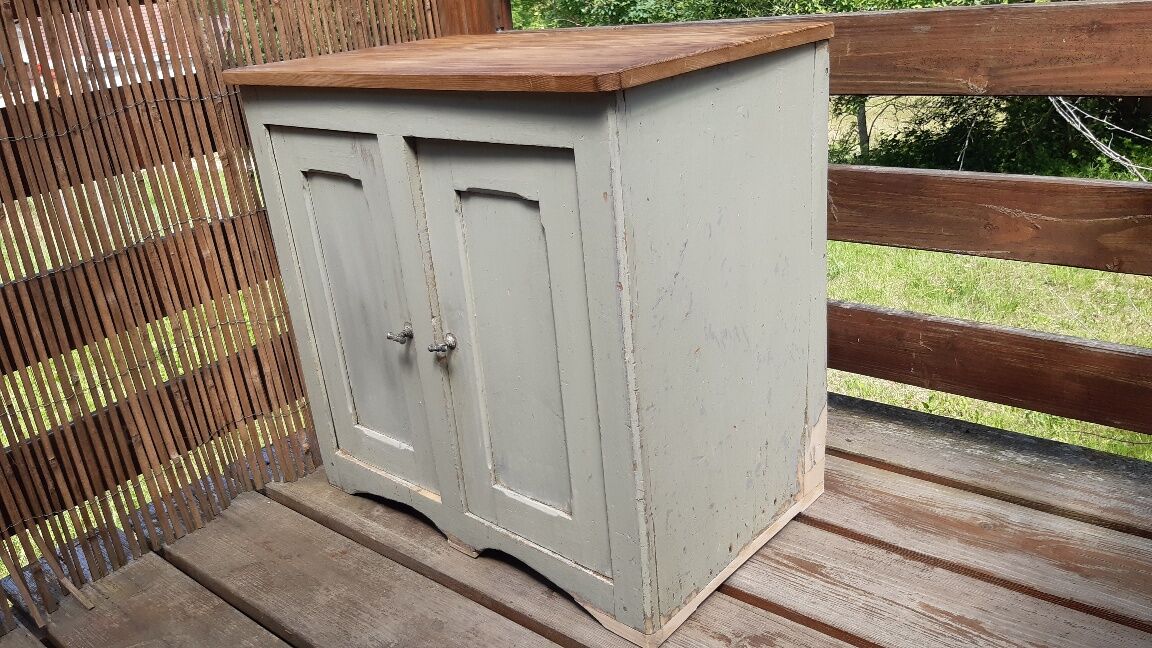 Parisian buffet green patina