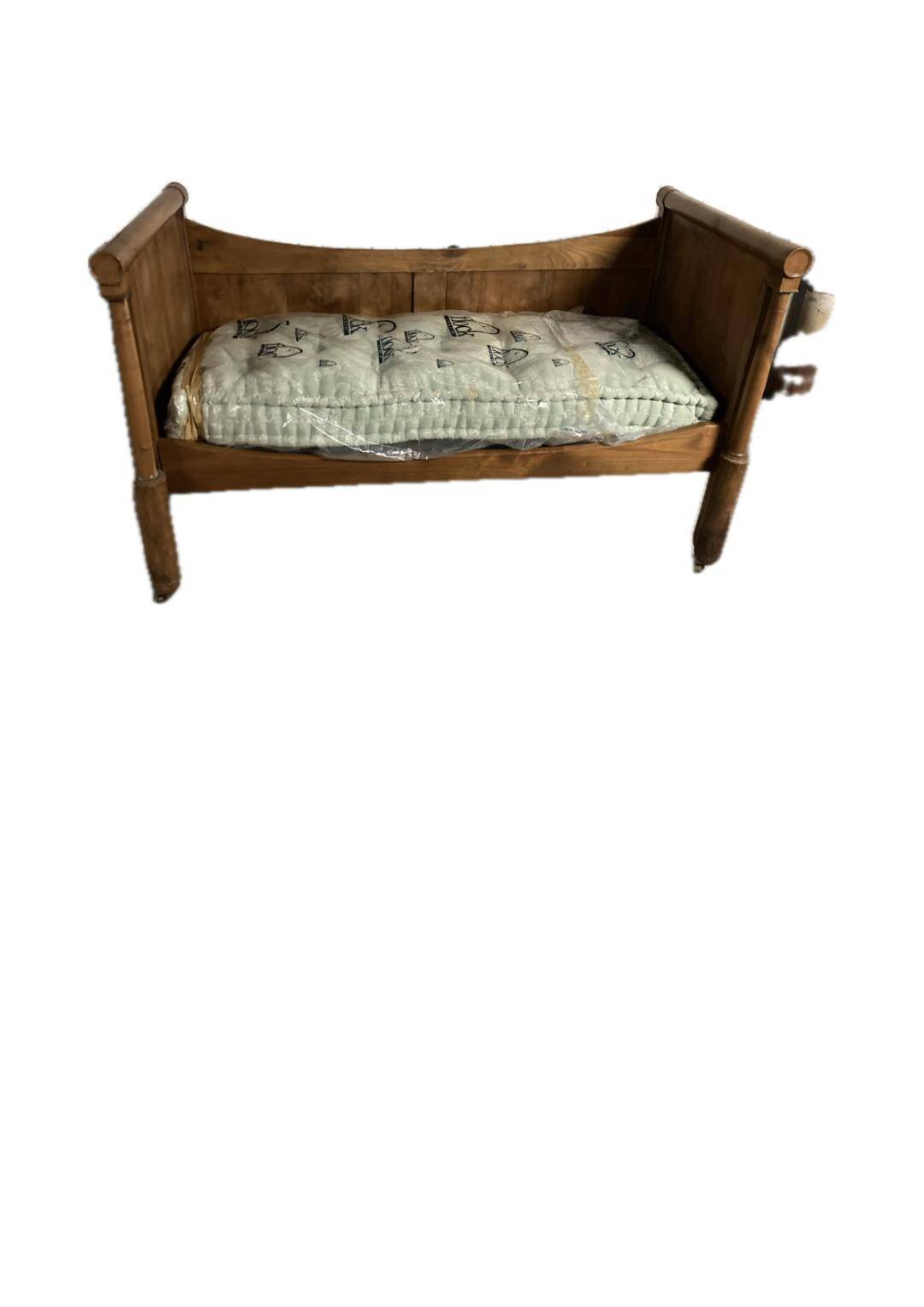 Empire style bench seat