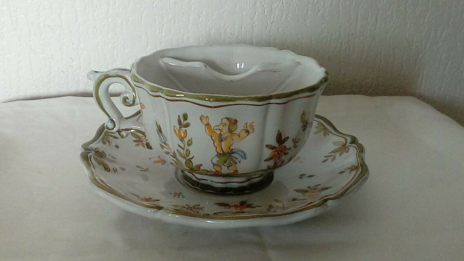 Lallier moustier faience mustache cup