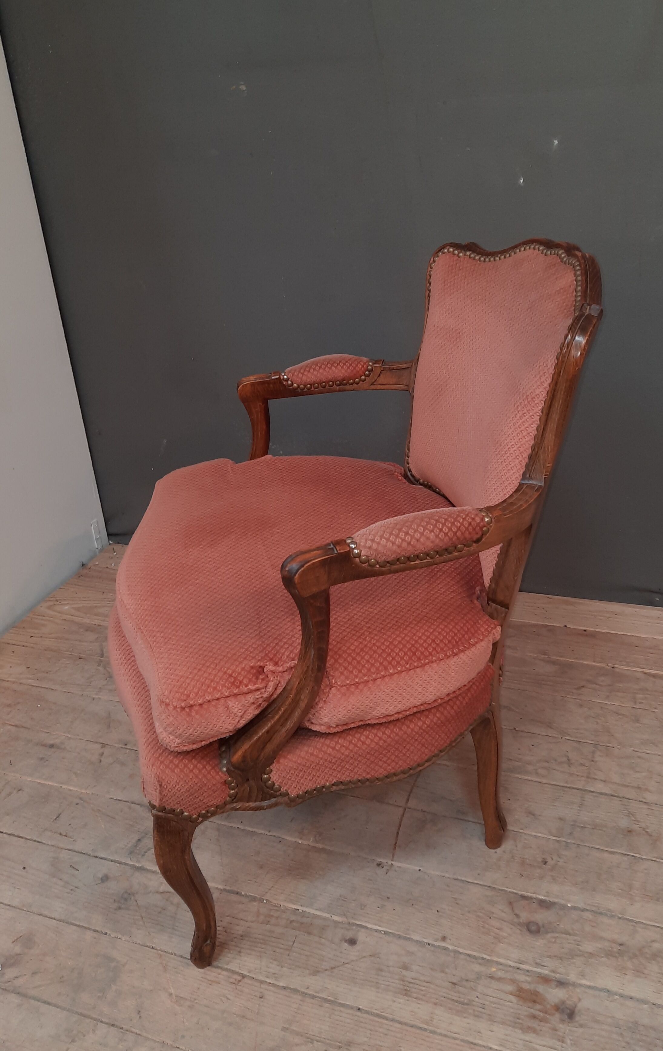 Louis XV-style convertible chair