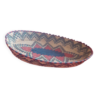 Oval basket in multi-colored straw;