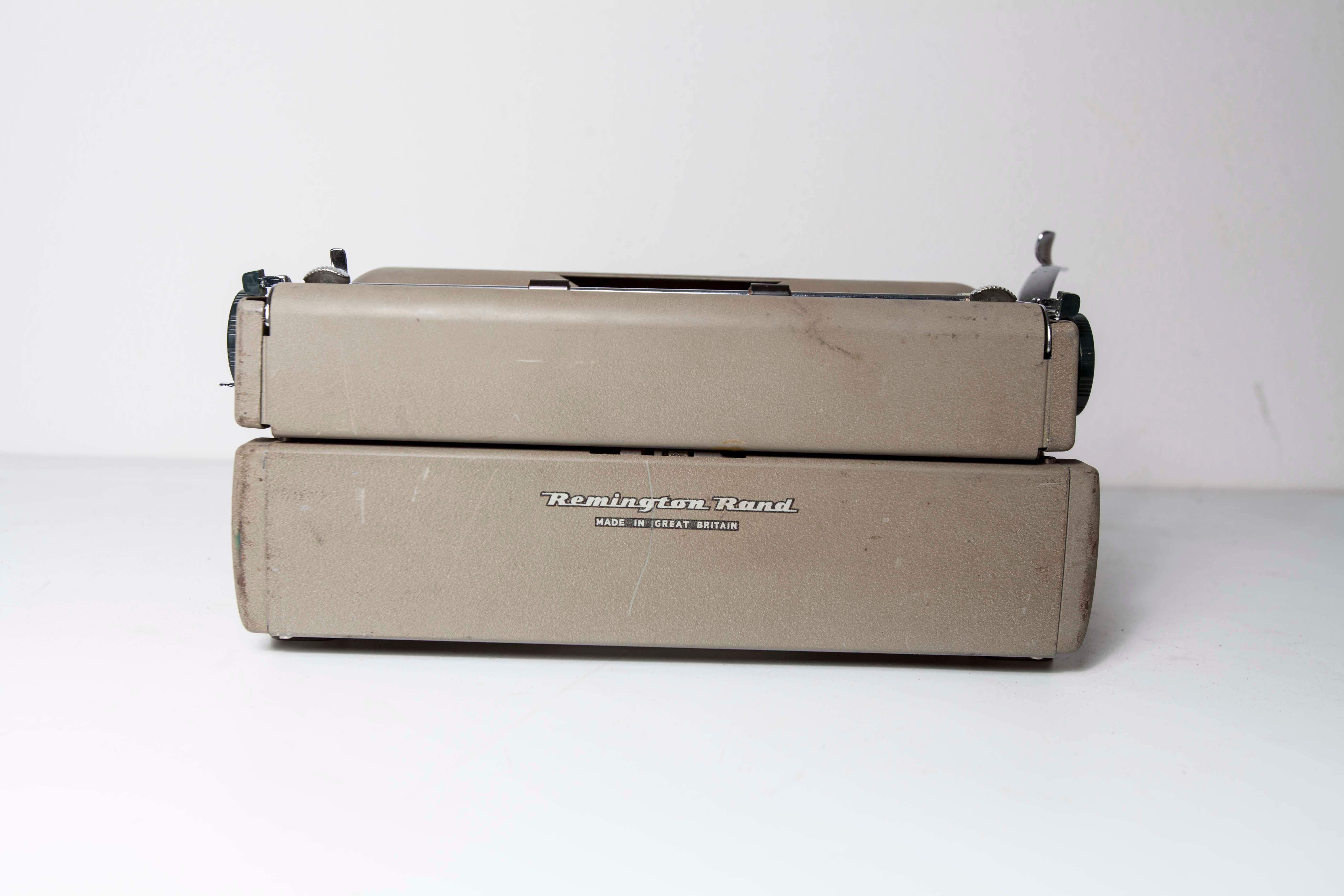 Typewriter remington Quiet Riter Miracle tab