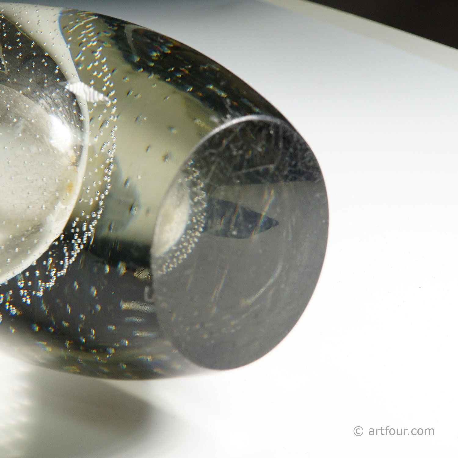 Vintage art glass vase by Gunnel Nyman for Nuutajarvi Notsio, 1940s.