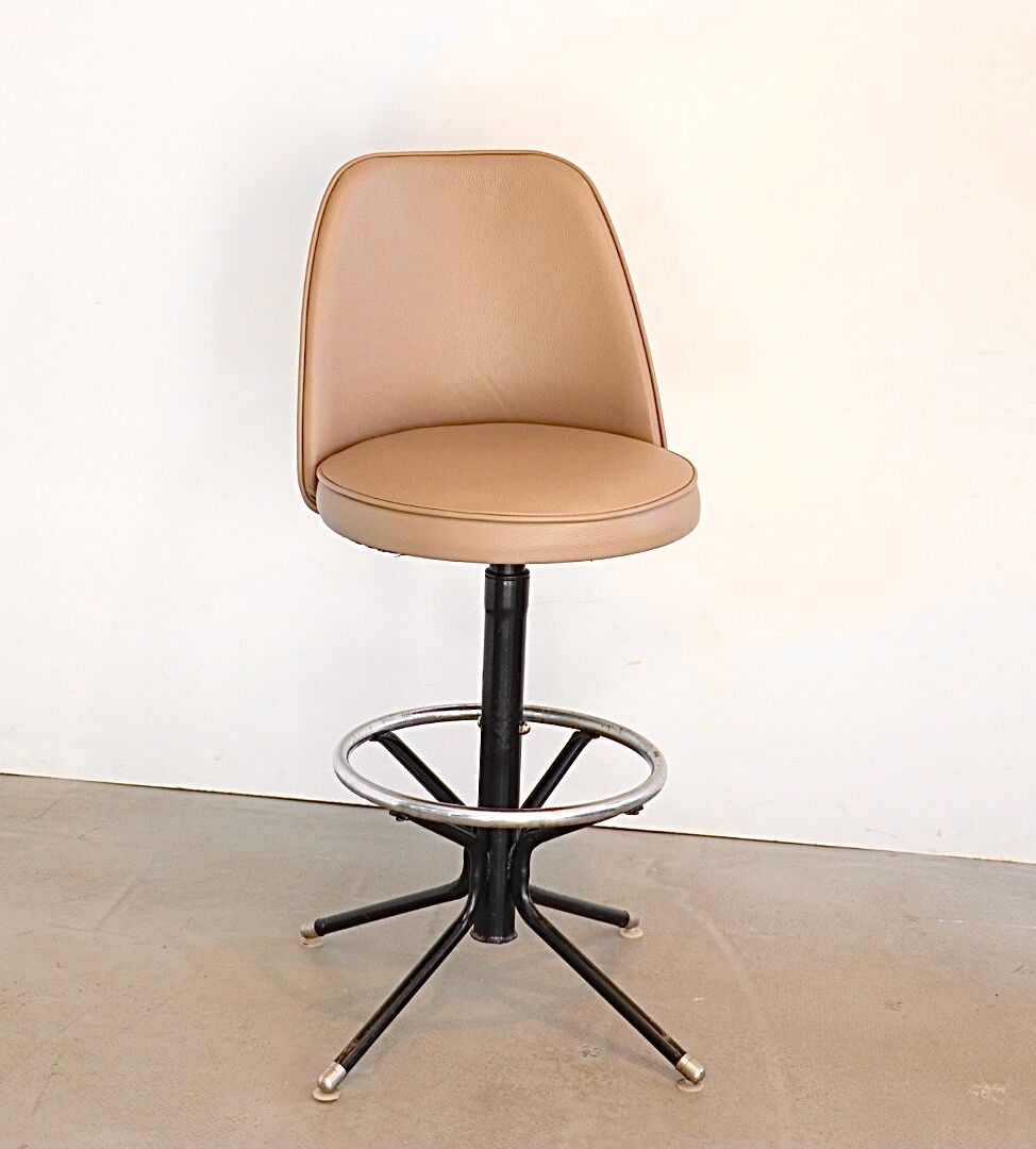 Tabouret de bar par Admiral Chrome Corp. USA 1950's