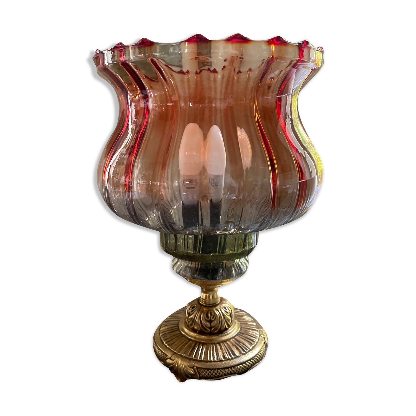 Brass foot tulip lamp