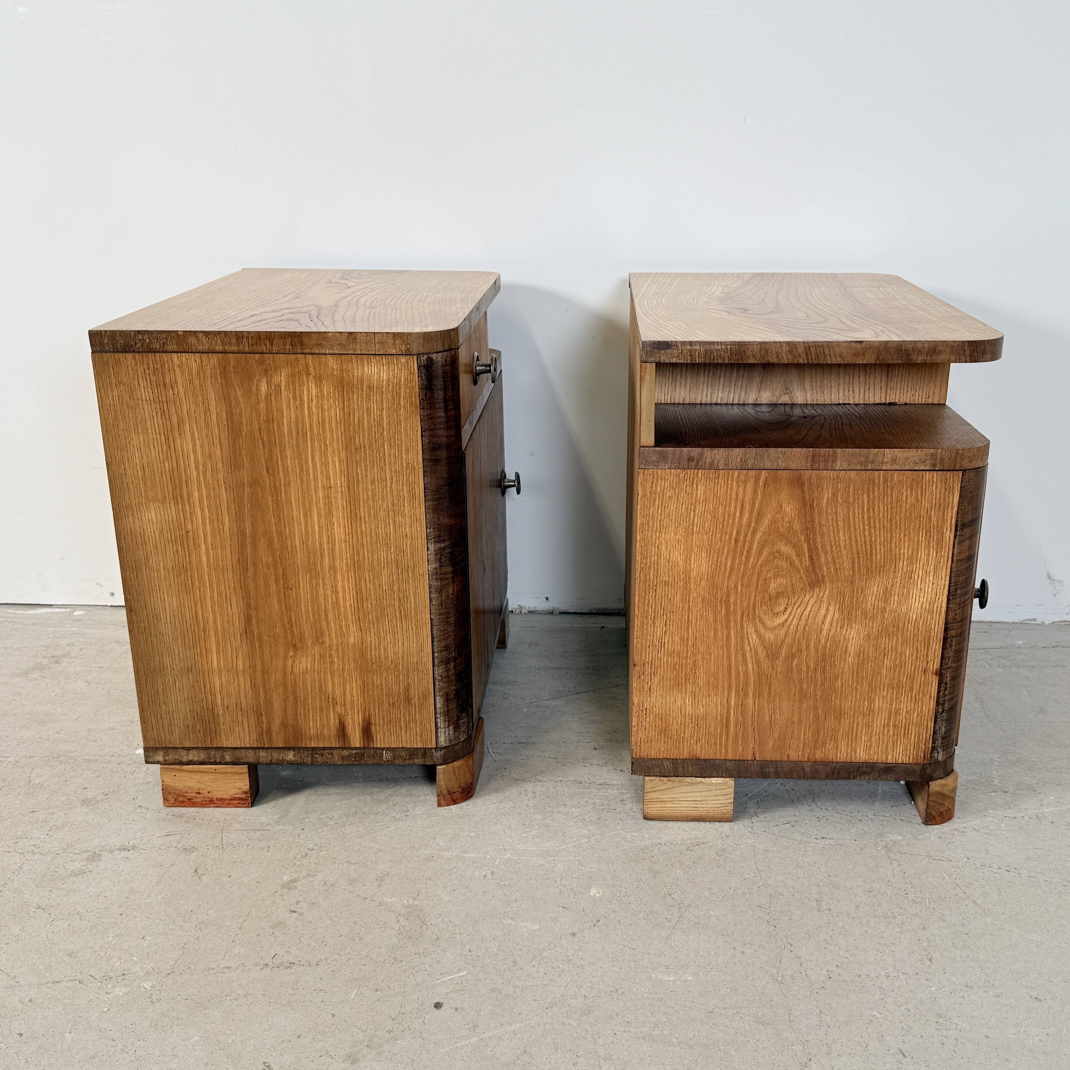 Pair of Art Deco Bedside Tables, Streamline Design, 1950s