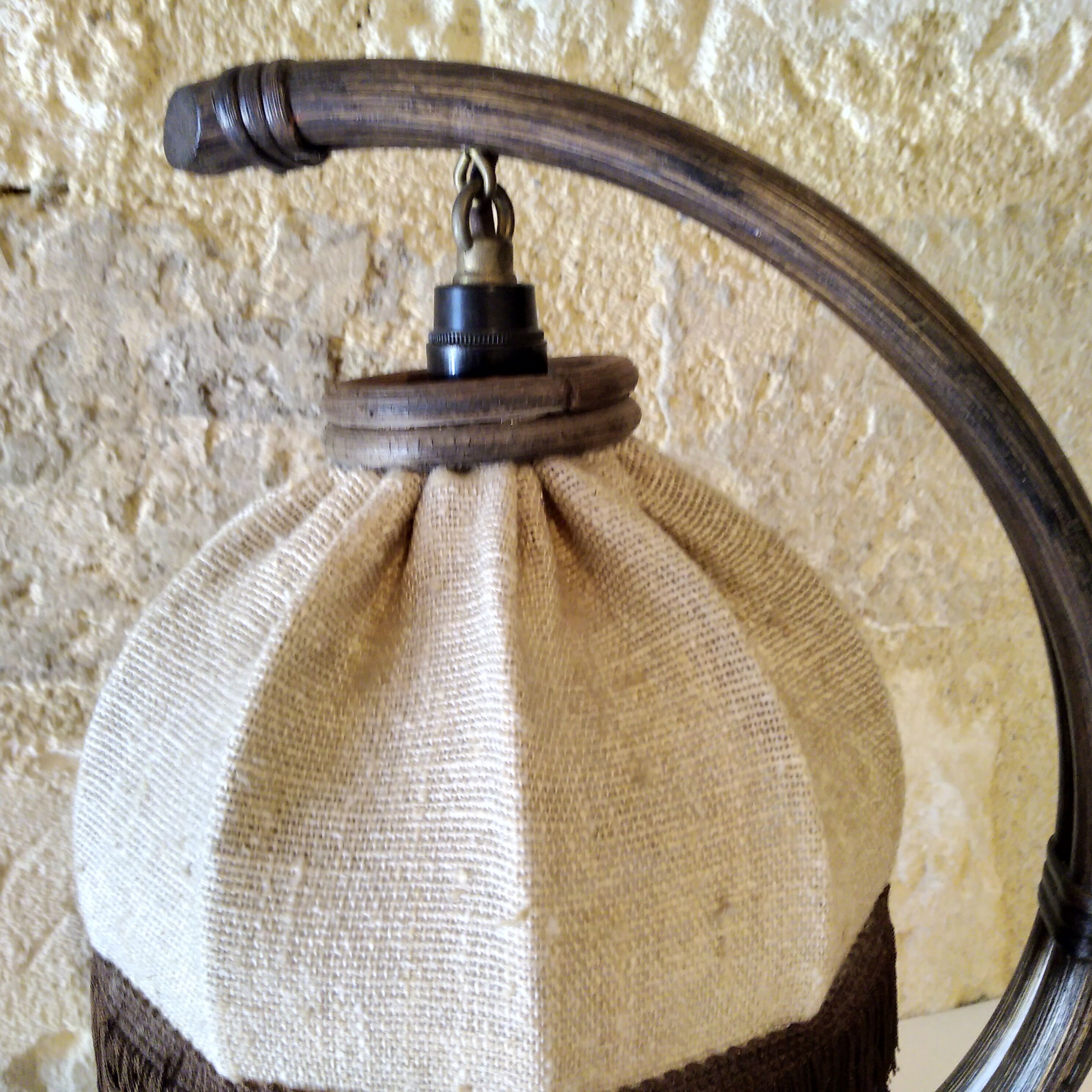 Vintage rattan bow lamp