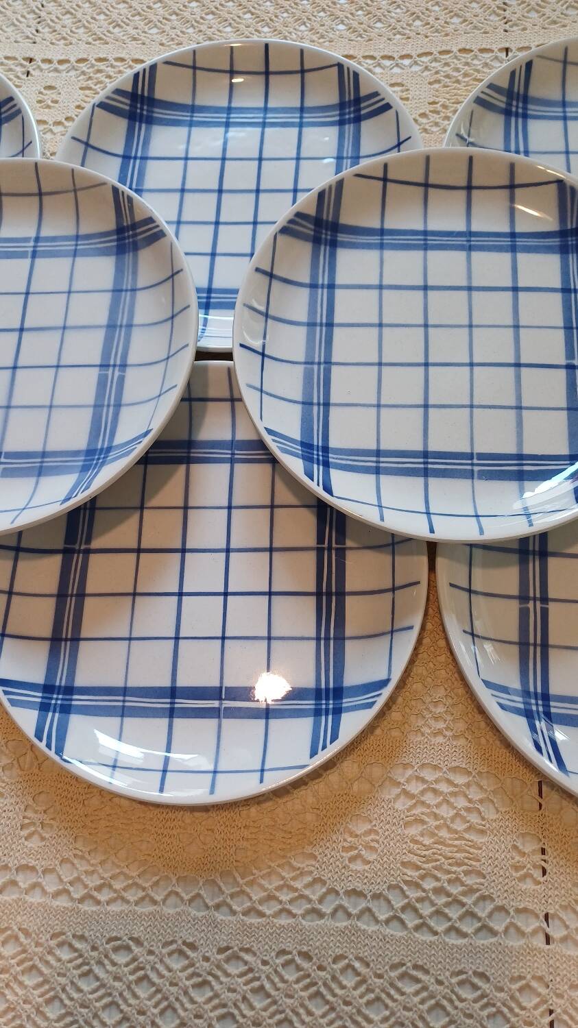 Set of 8 Moulins des Loups flat plates