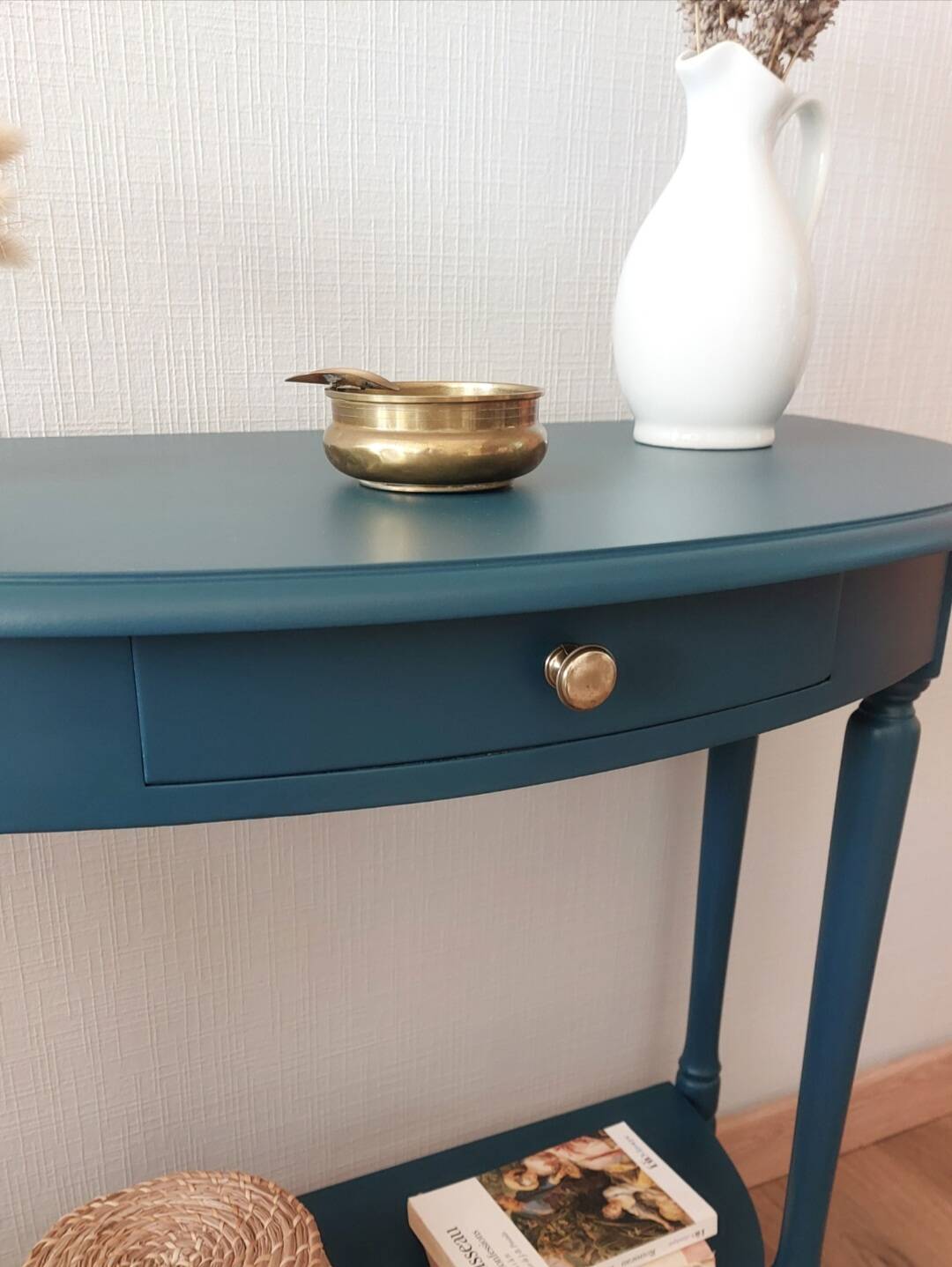Maupiti Blue Half-Moon Console