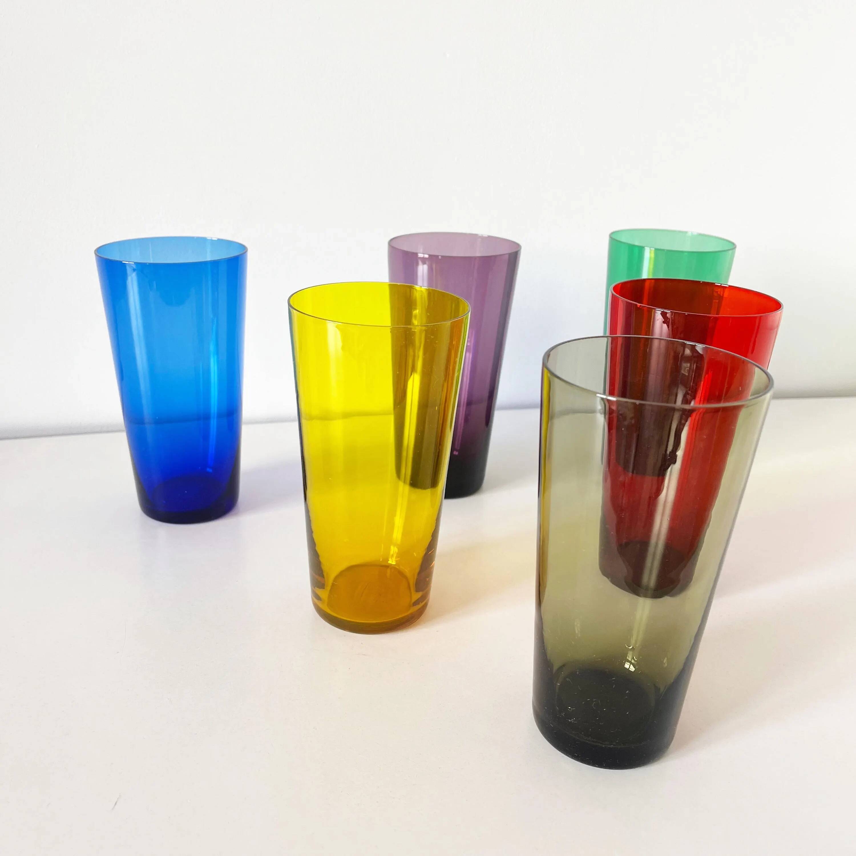 Lot de 6 verres colorés en verre soufflé 1960
