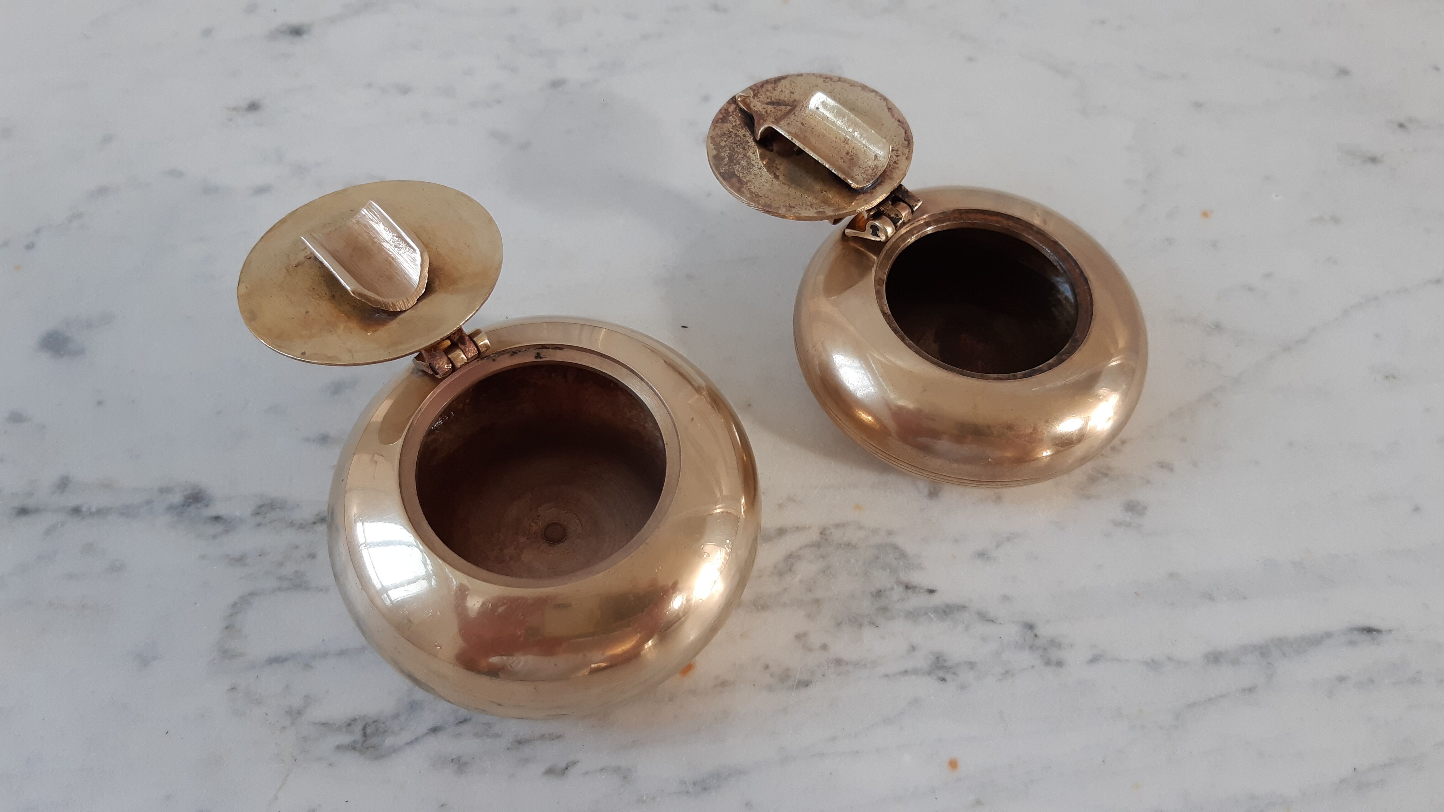 Duo of solid brass ashtrays 50s
