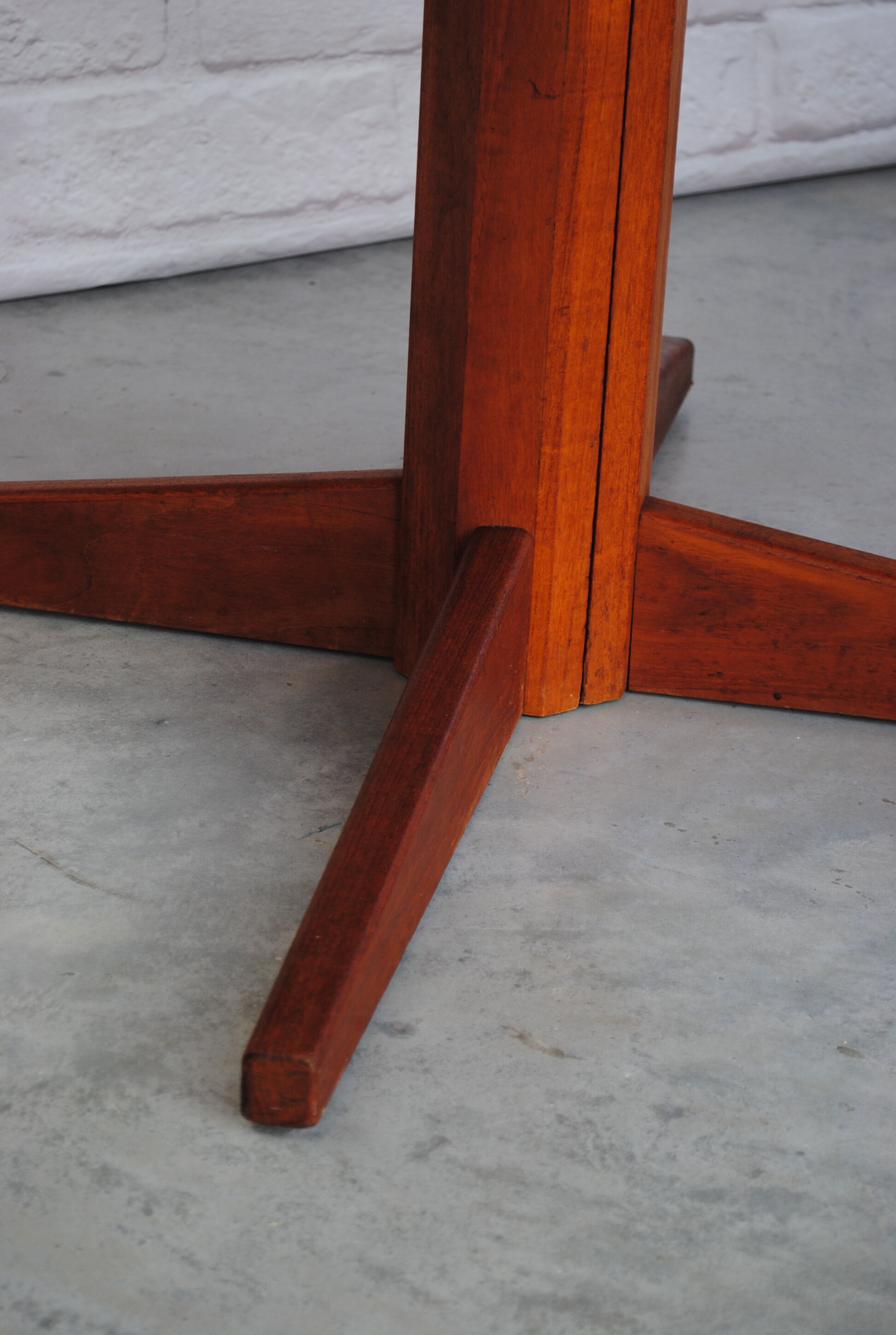 Table to eat expandable in teck