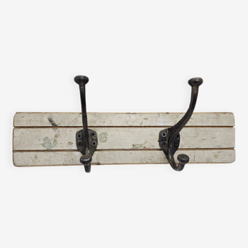 Solid teak coat hook with 2 double cast iron hooks