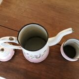 Enamelled sheet metal coffee maker with floral decoration