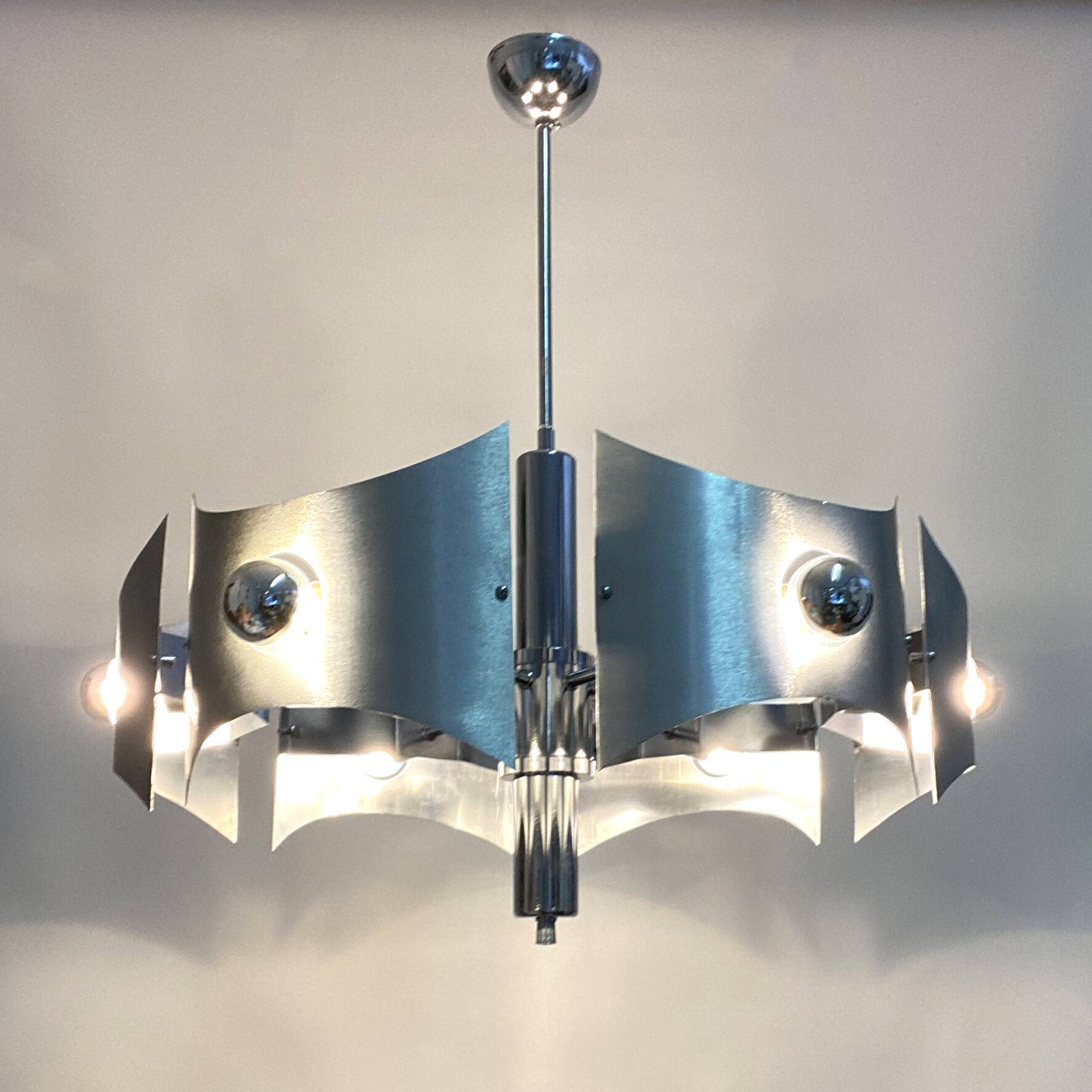 Large Space-Age chandelier from the 60s/70s.