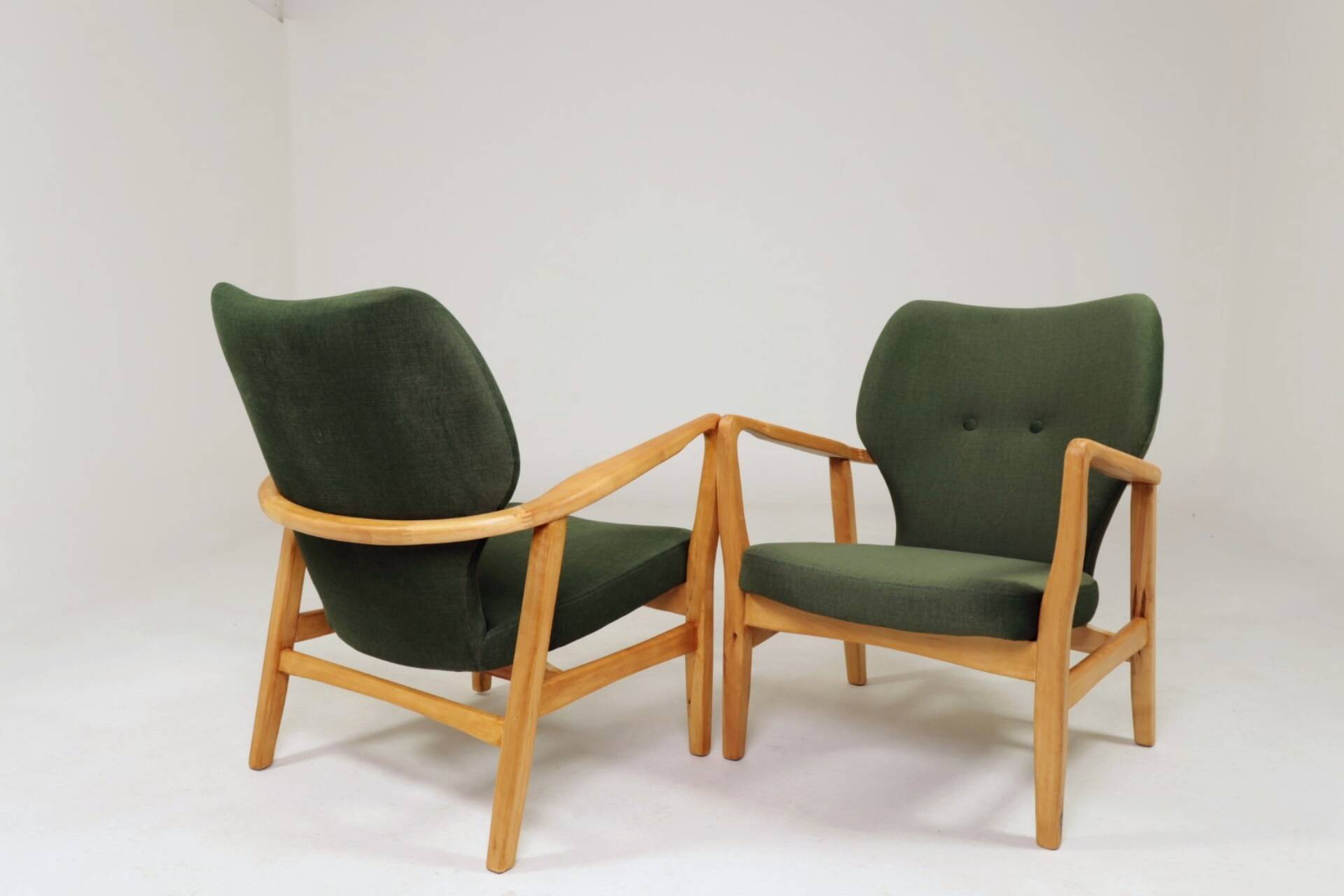 Pair of longue chairs royal green velvet by Ikea
