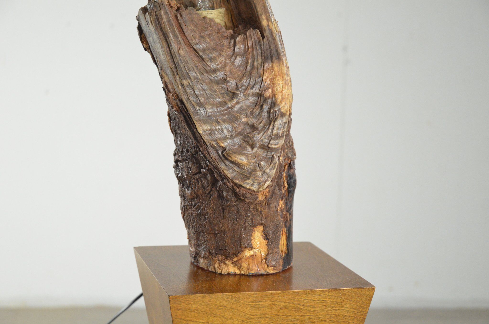 Organic wooden table lamp