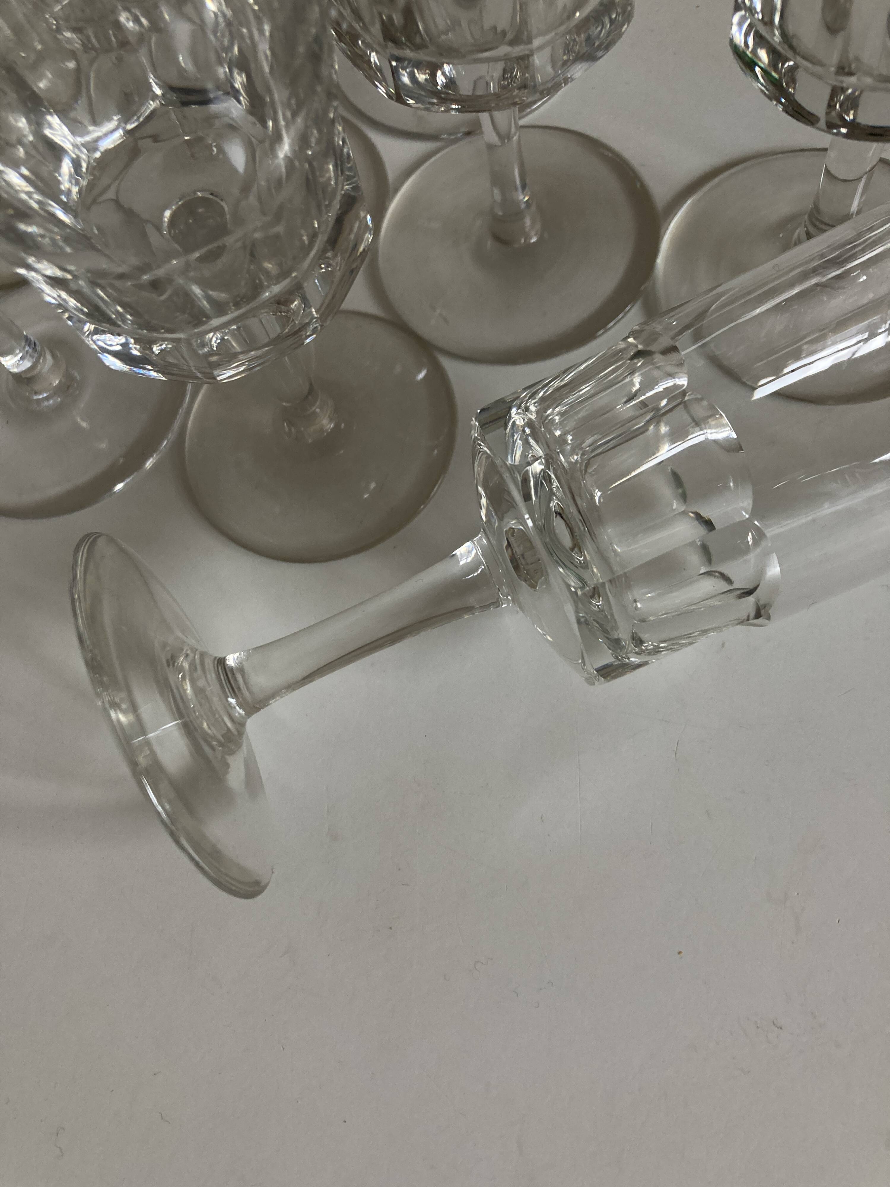 Set of 9 champagne flutes with flat sides in crystal sounding 1960