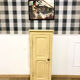 Petite armoire beige vintage