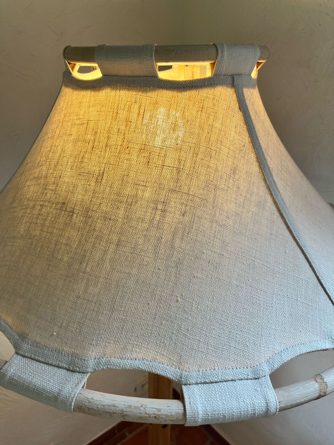 Floor lamp in wood, bamboo and linen