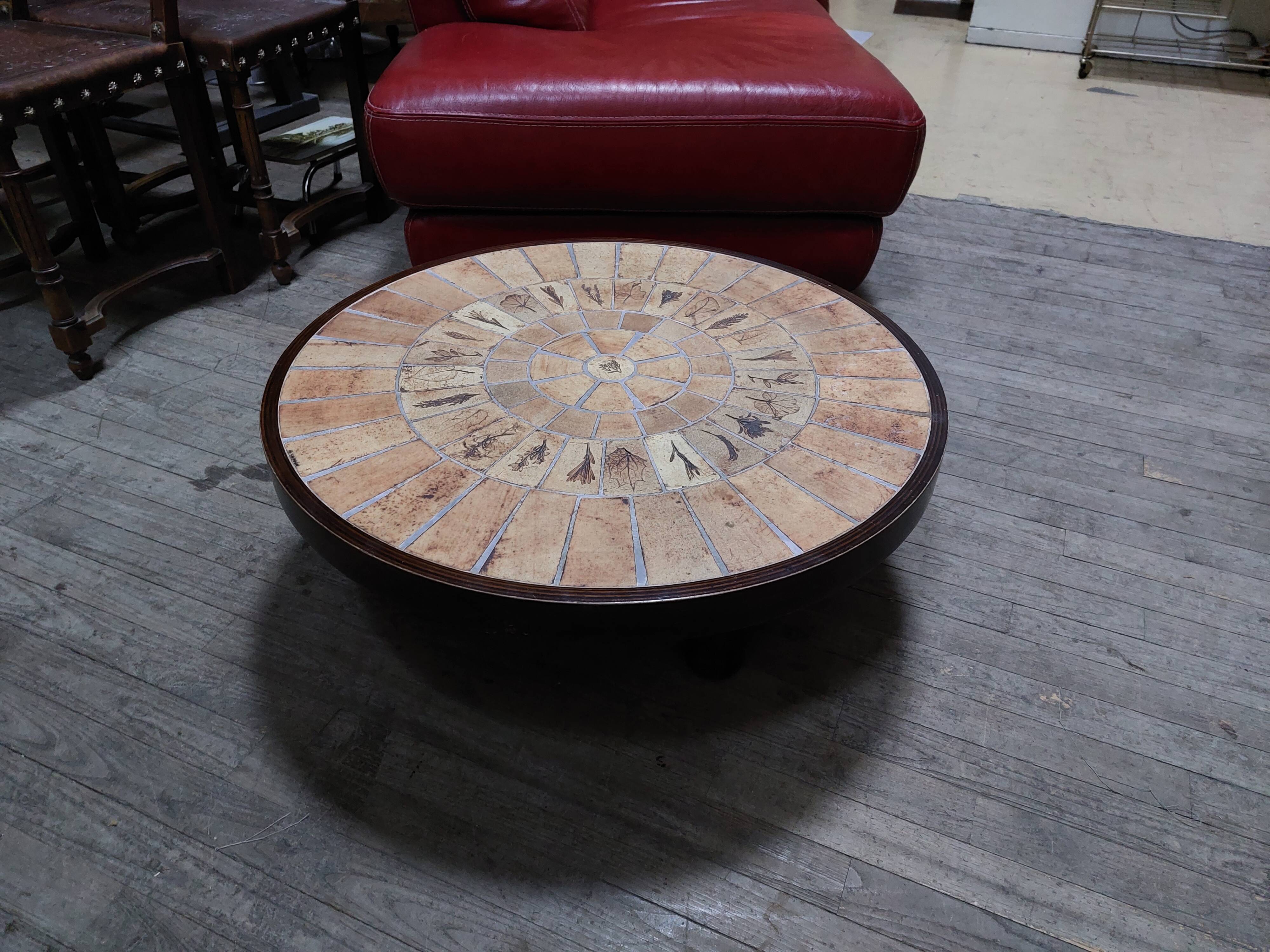 Round coffee table "Herbariums" by Roger Capron - 1960s/1970s - Vallauris