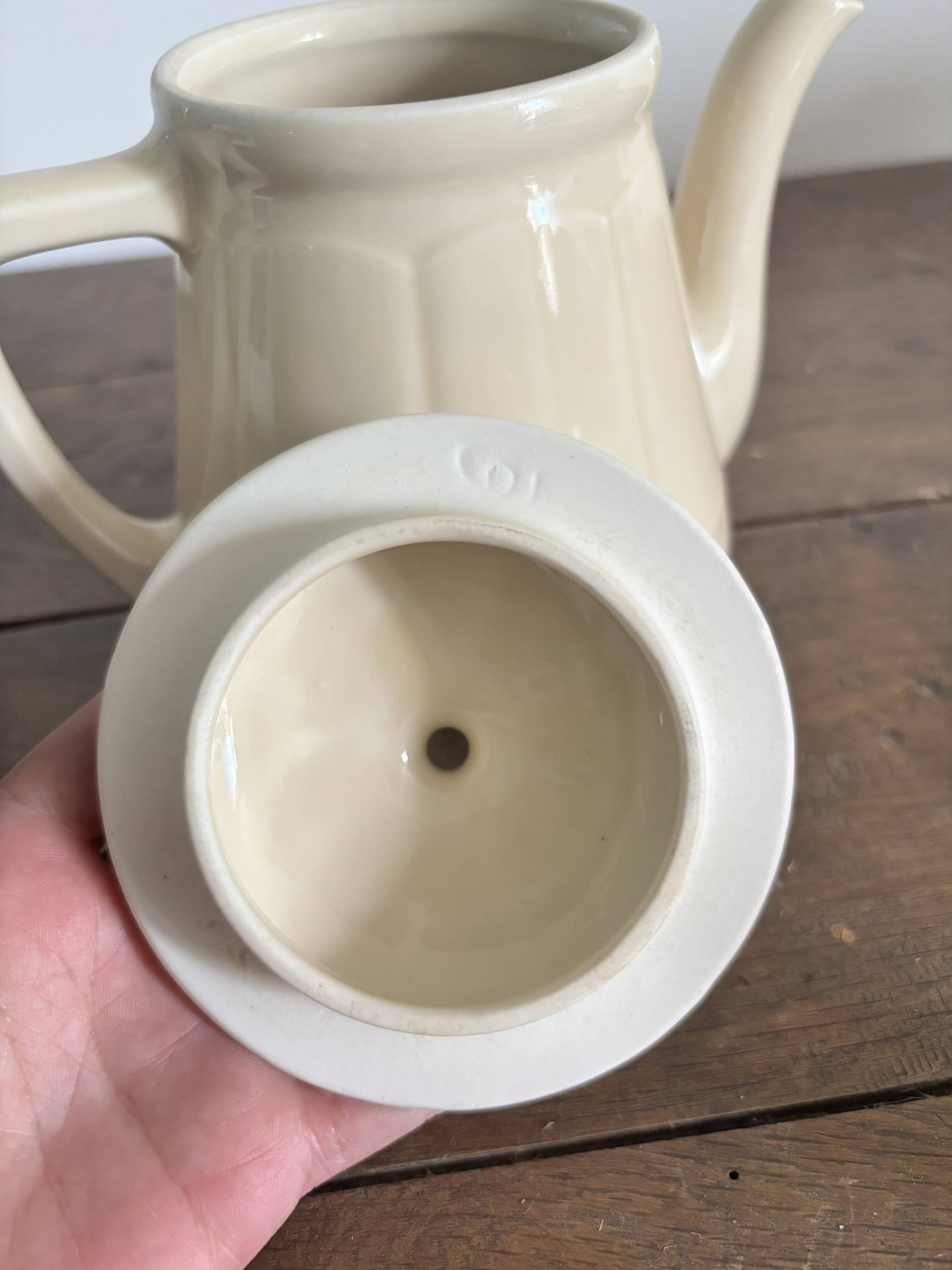 Antique ivory earthenware teapot – Art Deco style – 1930s/50s