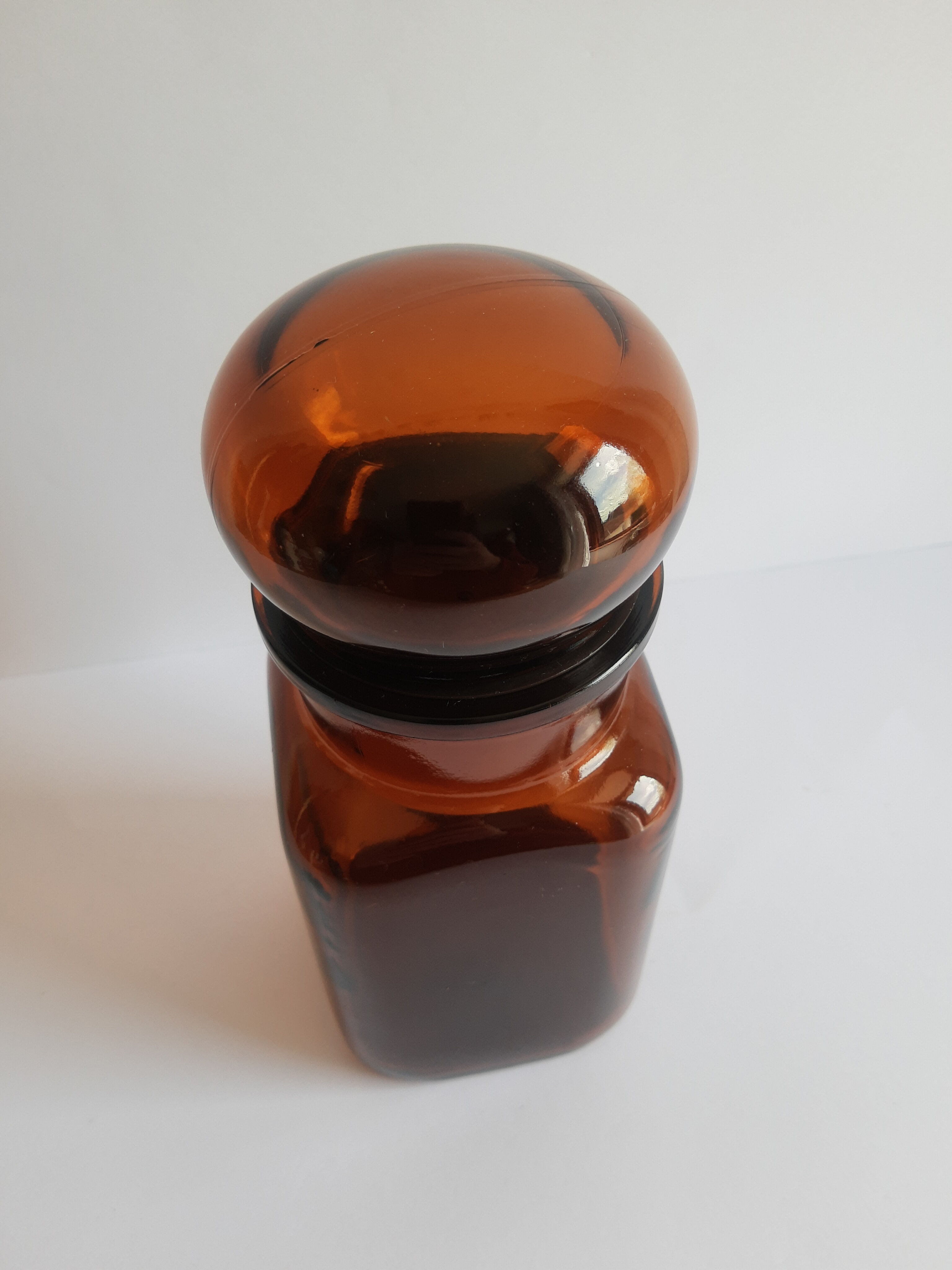 Old vintage amber apothecary jar jar