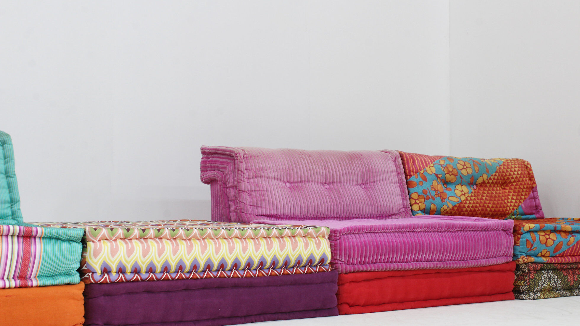 Canapé Mah Jong Roche Bobois design Kenzo Takada par Hans Hopfer, ensemble de 11.