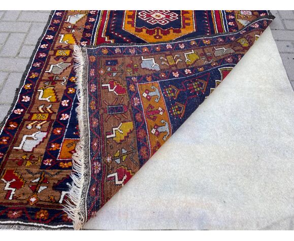 Old oriental carpet yahyali yuruk 245 cm x 132 cm year 1950 | Selency