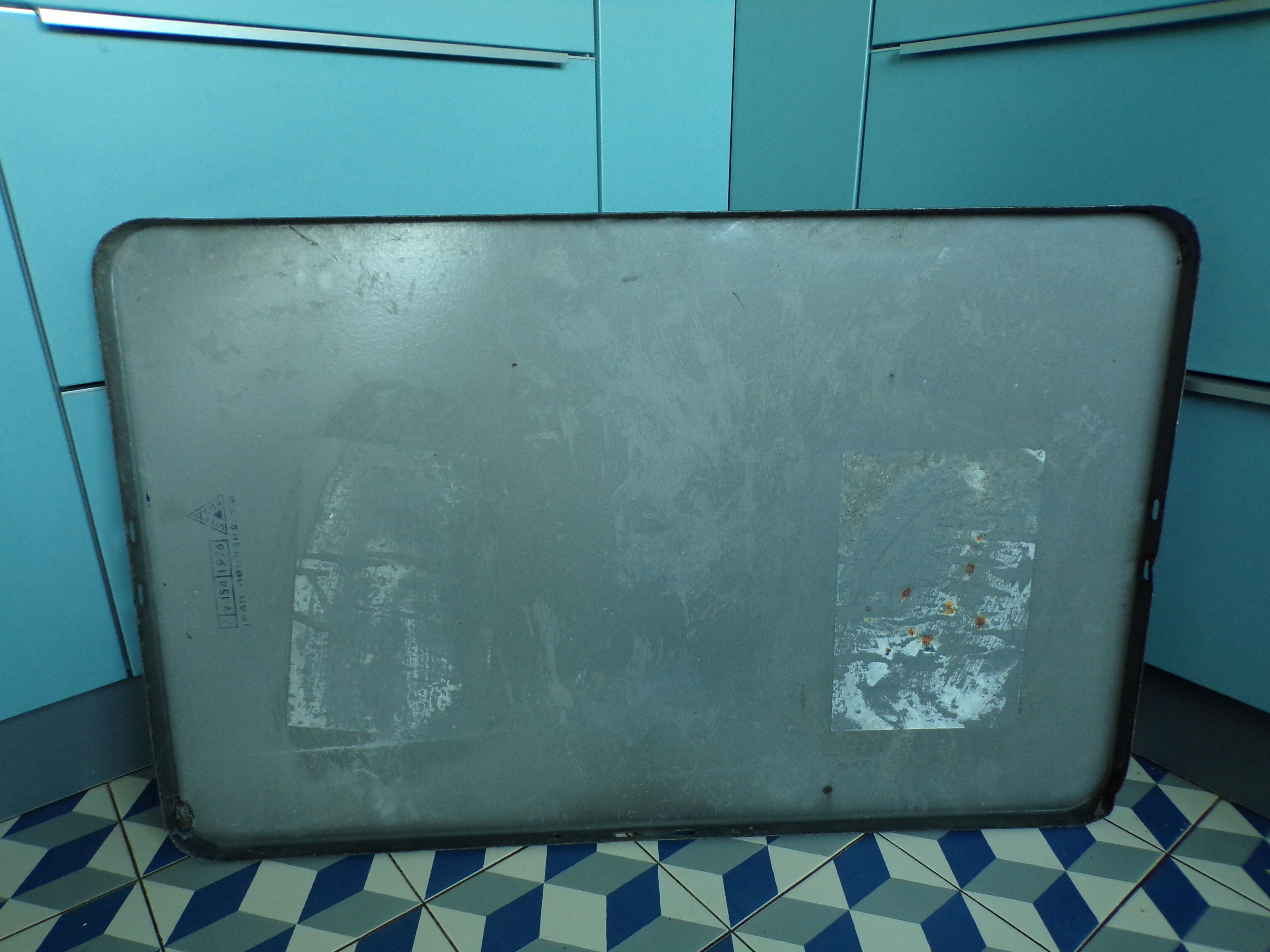 Old enamelled sheet metal panel parking prohibited