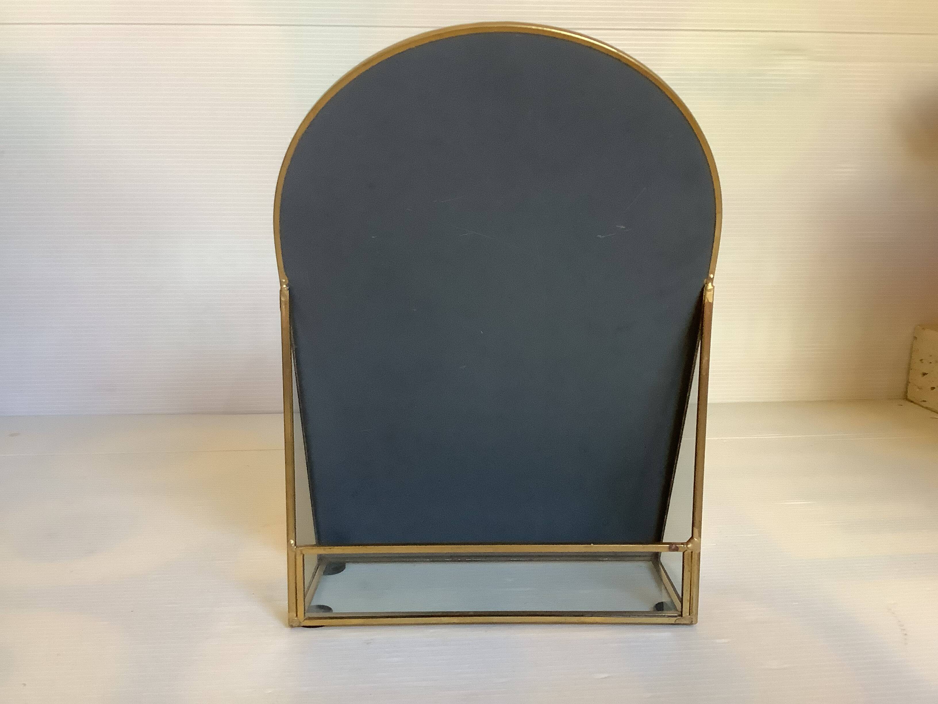 Petit miroir de table en laiton