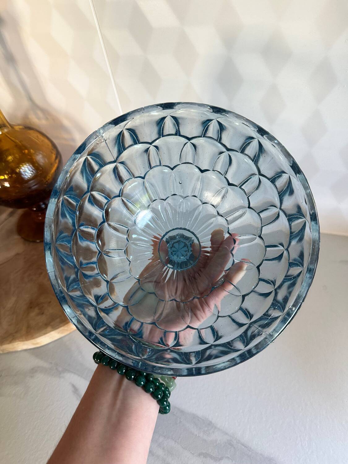 Sublime cloche de verre vintage bleu