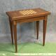 Table à jeux des années 50 en marqueterie