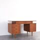Bureau en teck des années 1960.