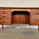 Vintage Danish desk in teak and oak by Børge Mogensen for Søborg Møbelfabrik, 1960s.