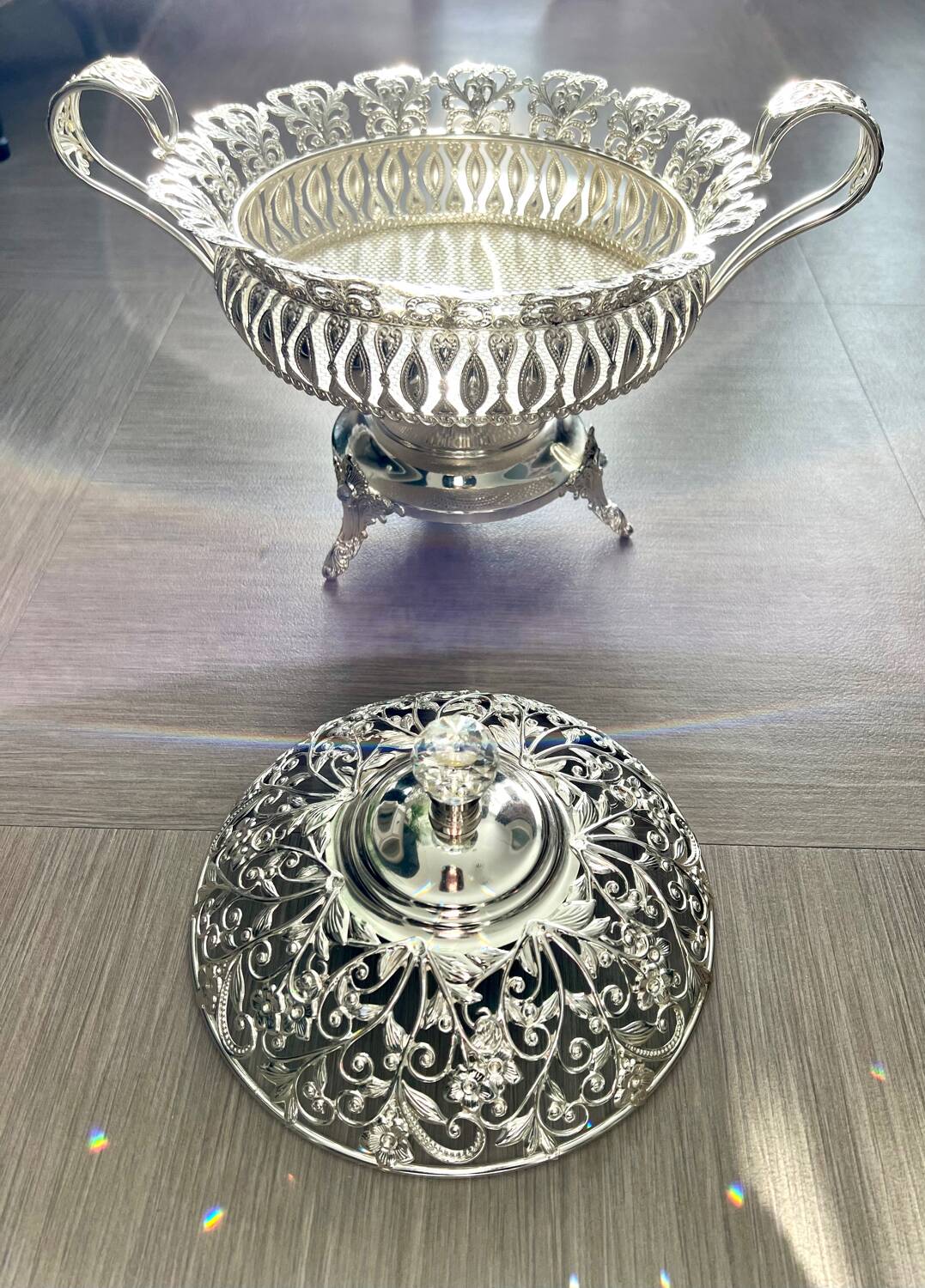 Freestanding Cake Stand