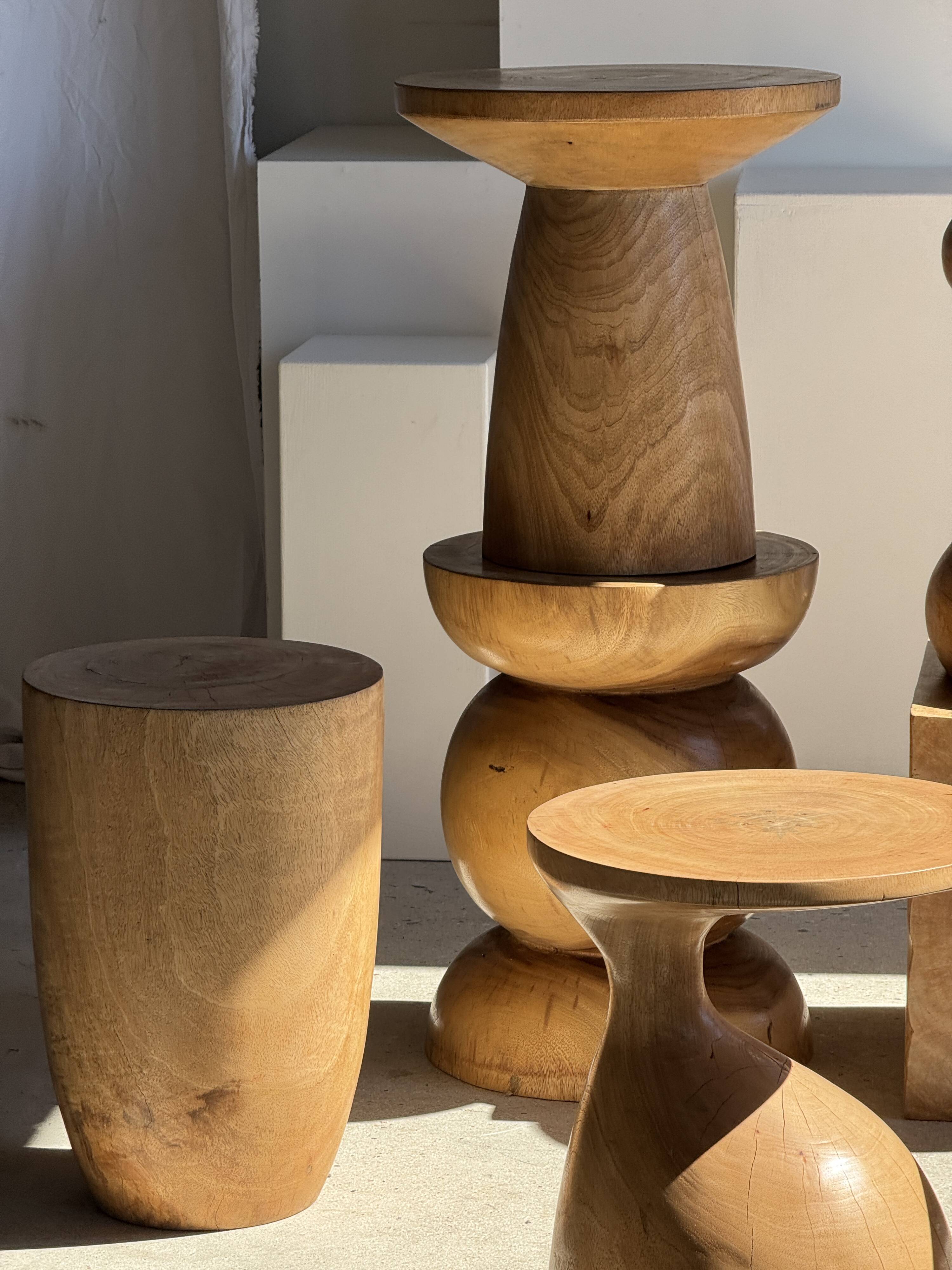 Stool, side table, end table in solid suar wood, spheres H50 D39.