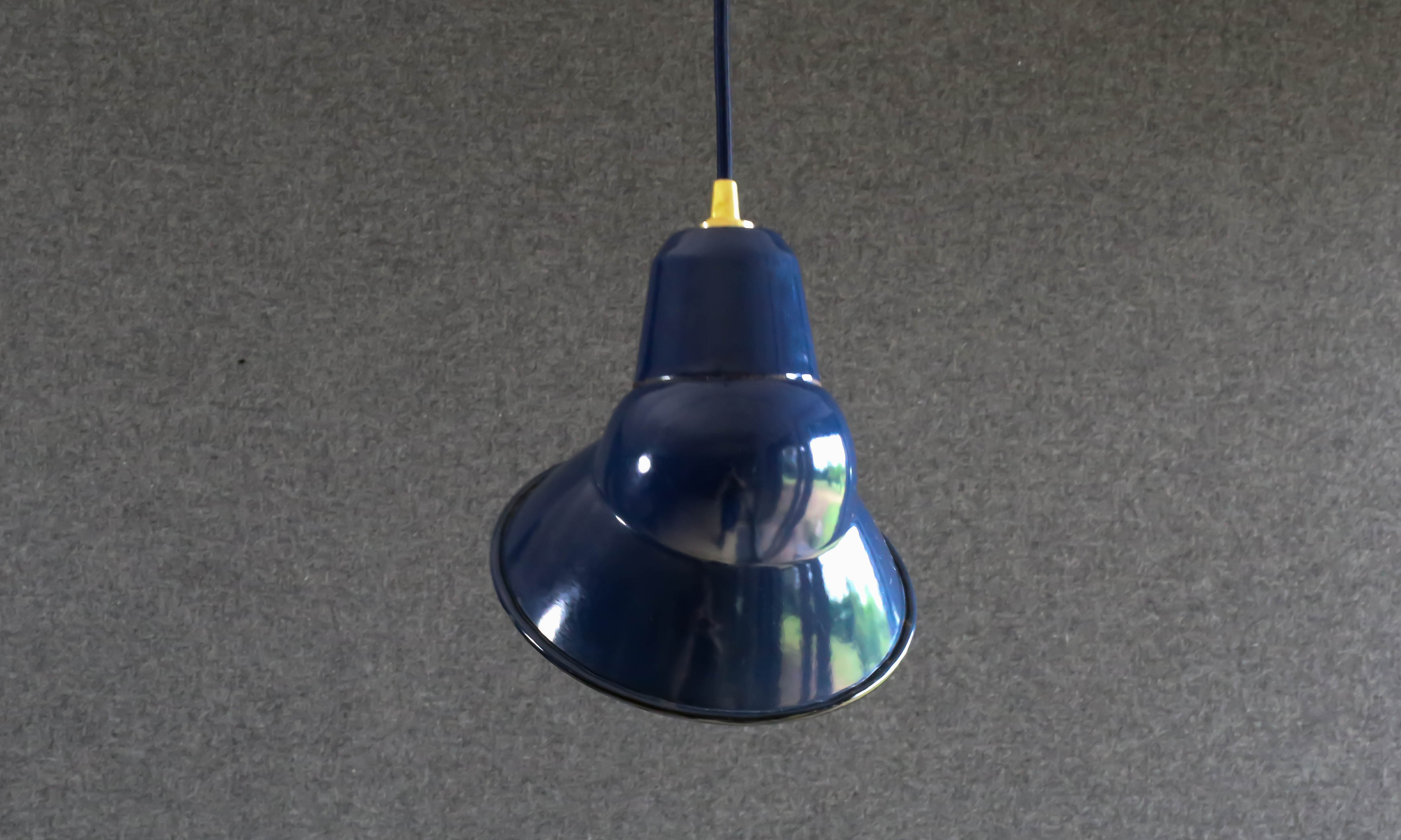 Blue industrial suspension in enamelled sheet metal with new electrical system