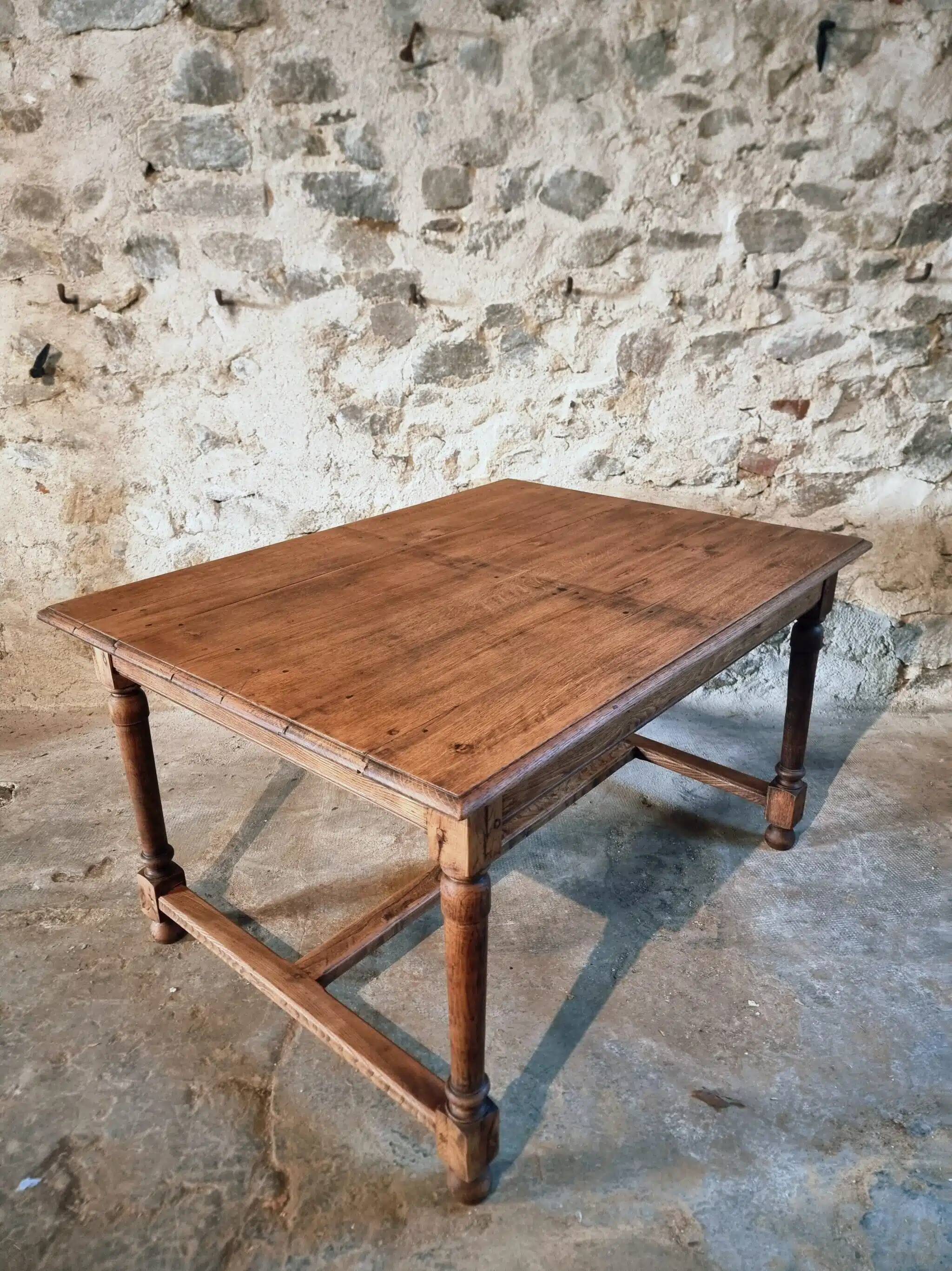 Antique French oak and elm dining table – Early 20th century farmhouse table with turned legs