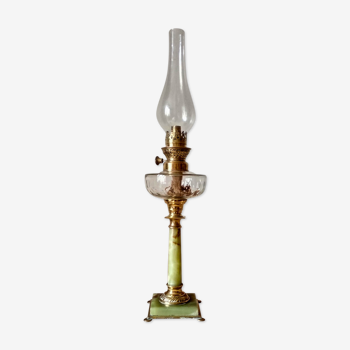 Ancienne lampe à pétrole en onyx vert