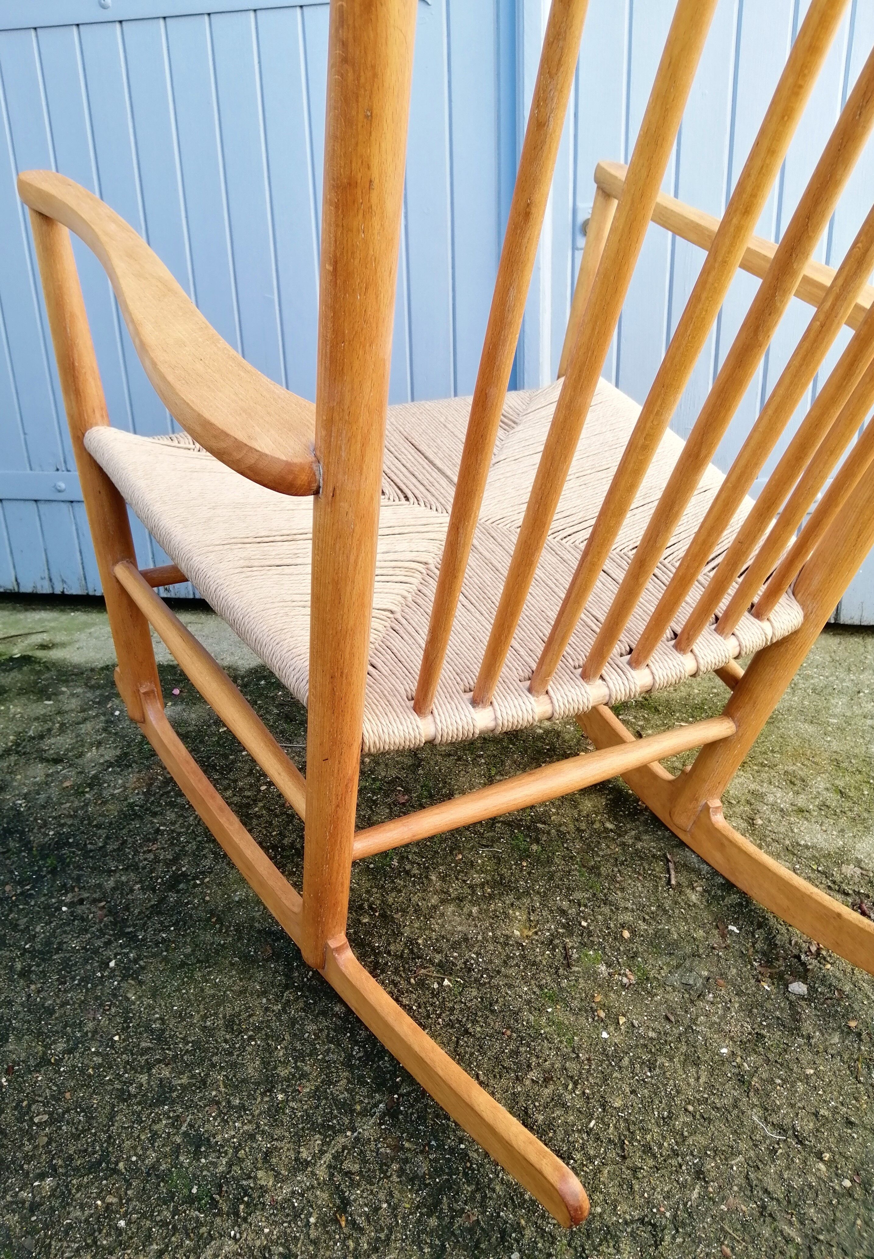 Rocking chair model J16 by Hans J. Wegner 1960s FDB M-bler