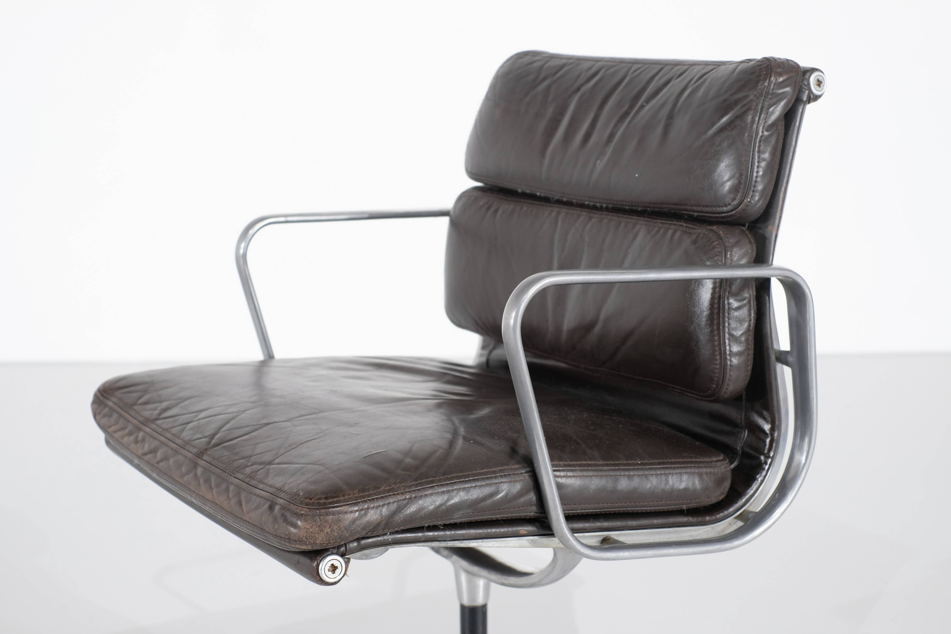 Softpad EA208 by Charles & Ray Eames for Le Mobilier International - 1960