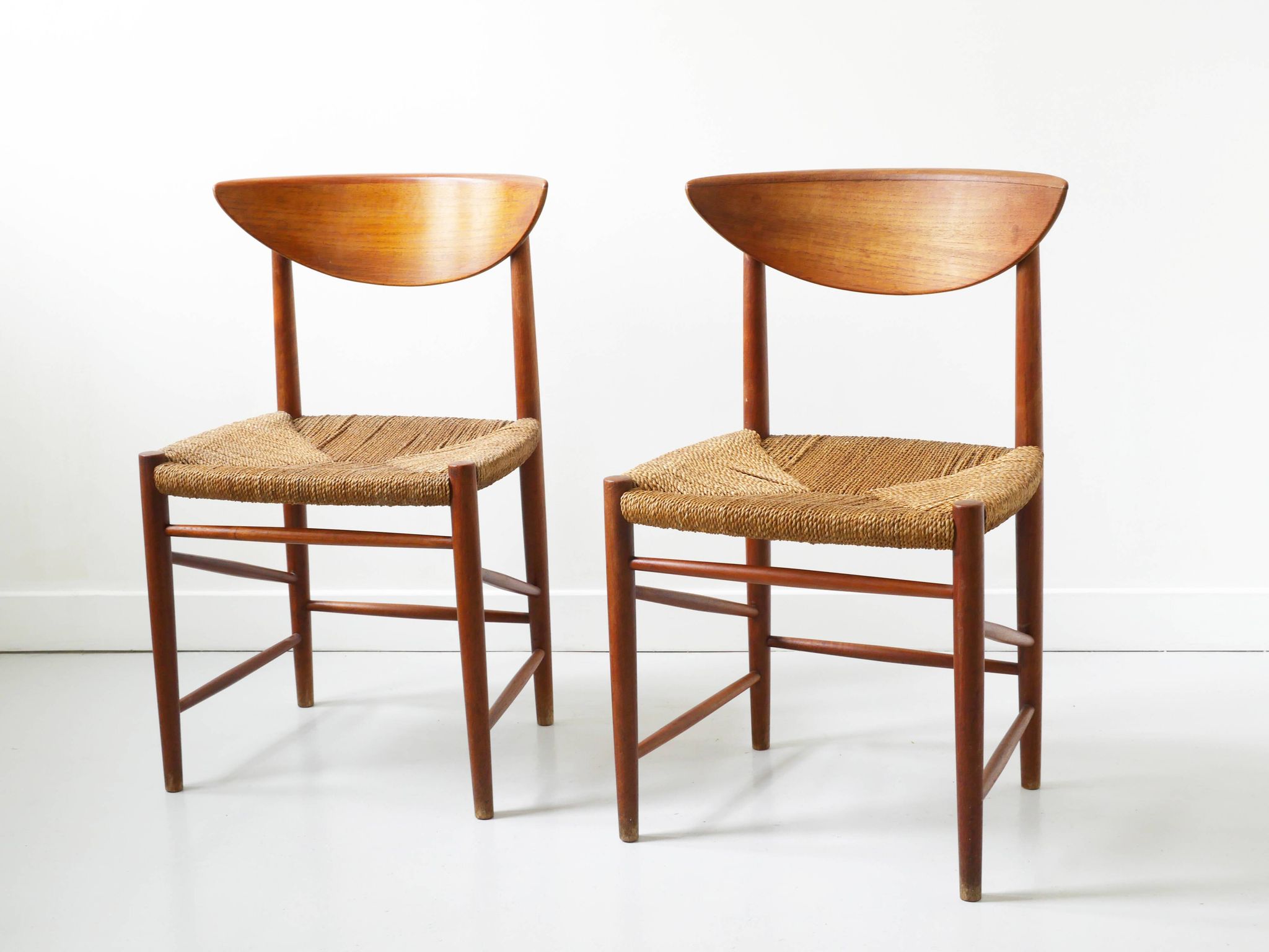 Set of 2 chairs by Peter Hvidt and Orla Mølgaard.
