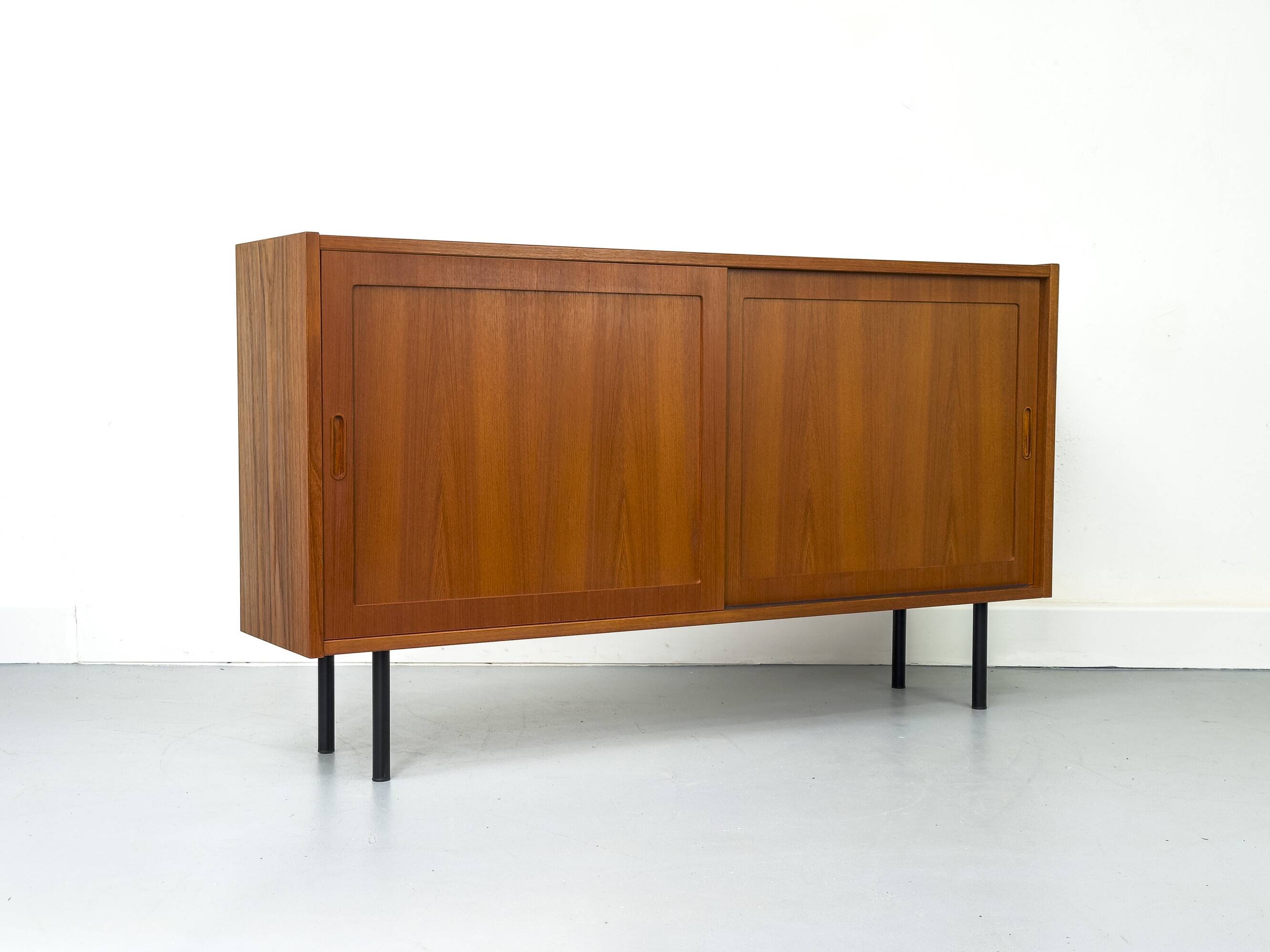 Buffet danois en teck par Carlo Jensen pour Hundevad & Co., années 1960