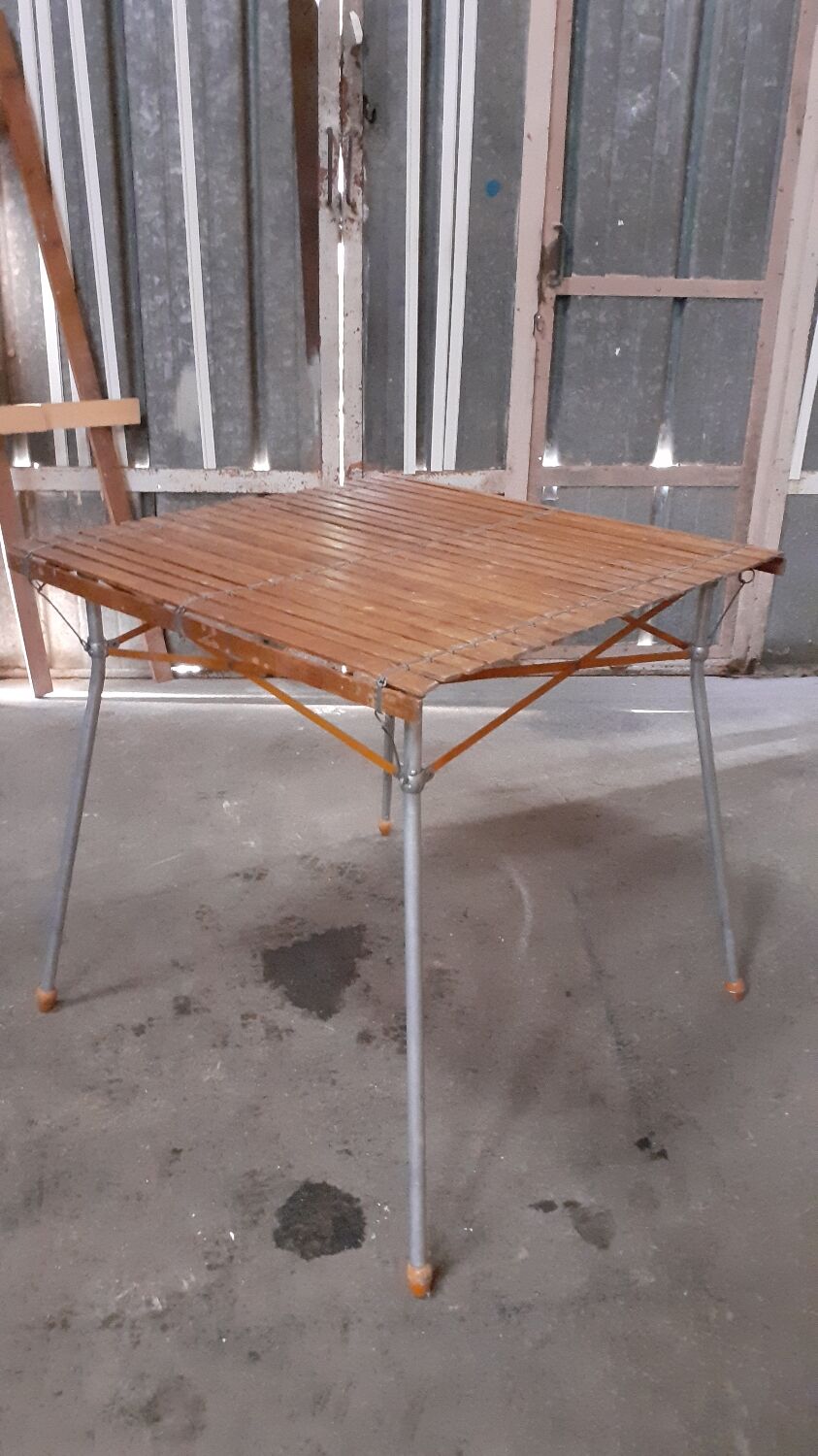Camping folding table